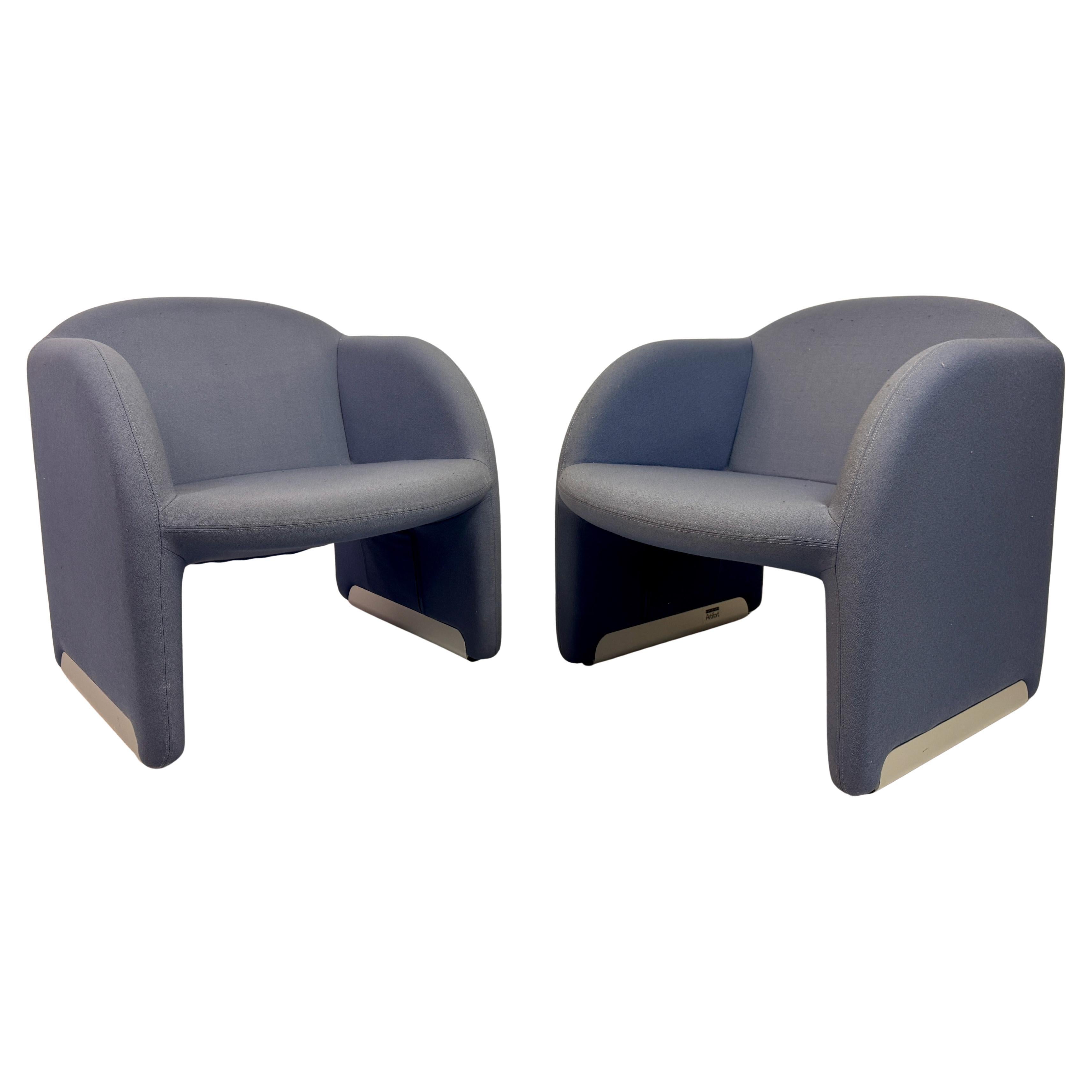 Pair of Ben Chairs by Pierre Paulin for Artifort For Sale