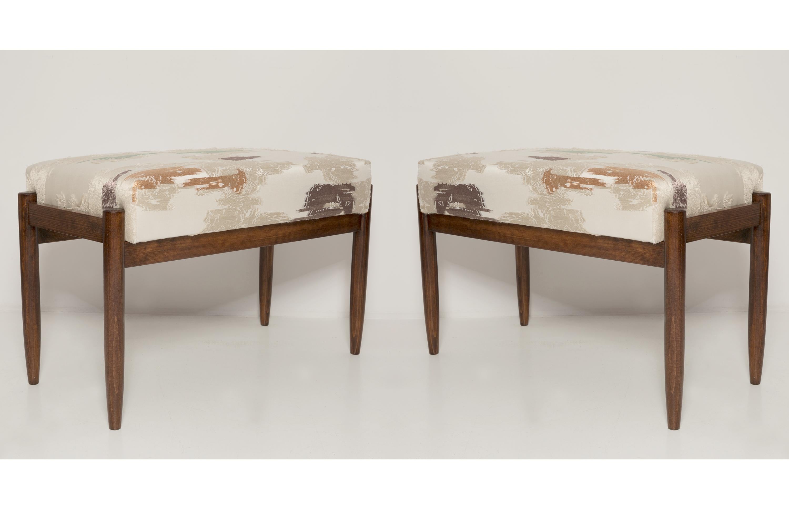 Contemporary Pair of Benches, Dedar Dalie Papaveri Tulipani by Vintola Studio, Europe, Poland For Sale