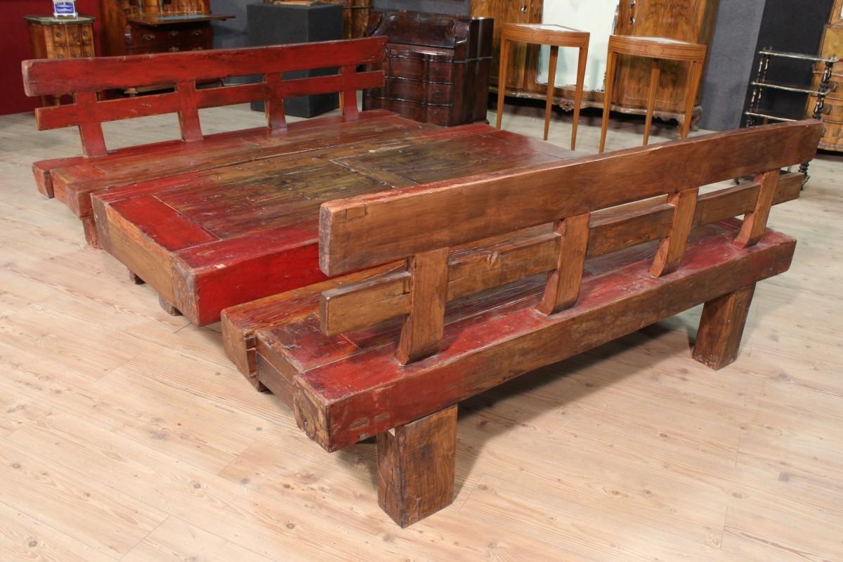 Pair of Benches with Lacquered Table, 20th Century In Good Condition For Sale In London, GB
