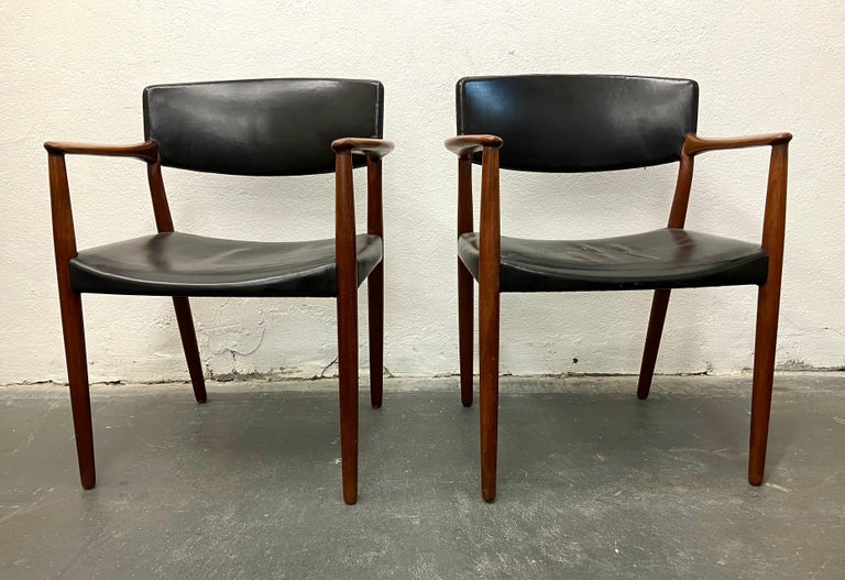 Mid-Century Modern Pair of Bender Madsen and Larsen Teak and Leather Armchairs For Sale