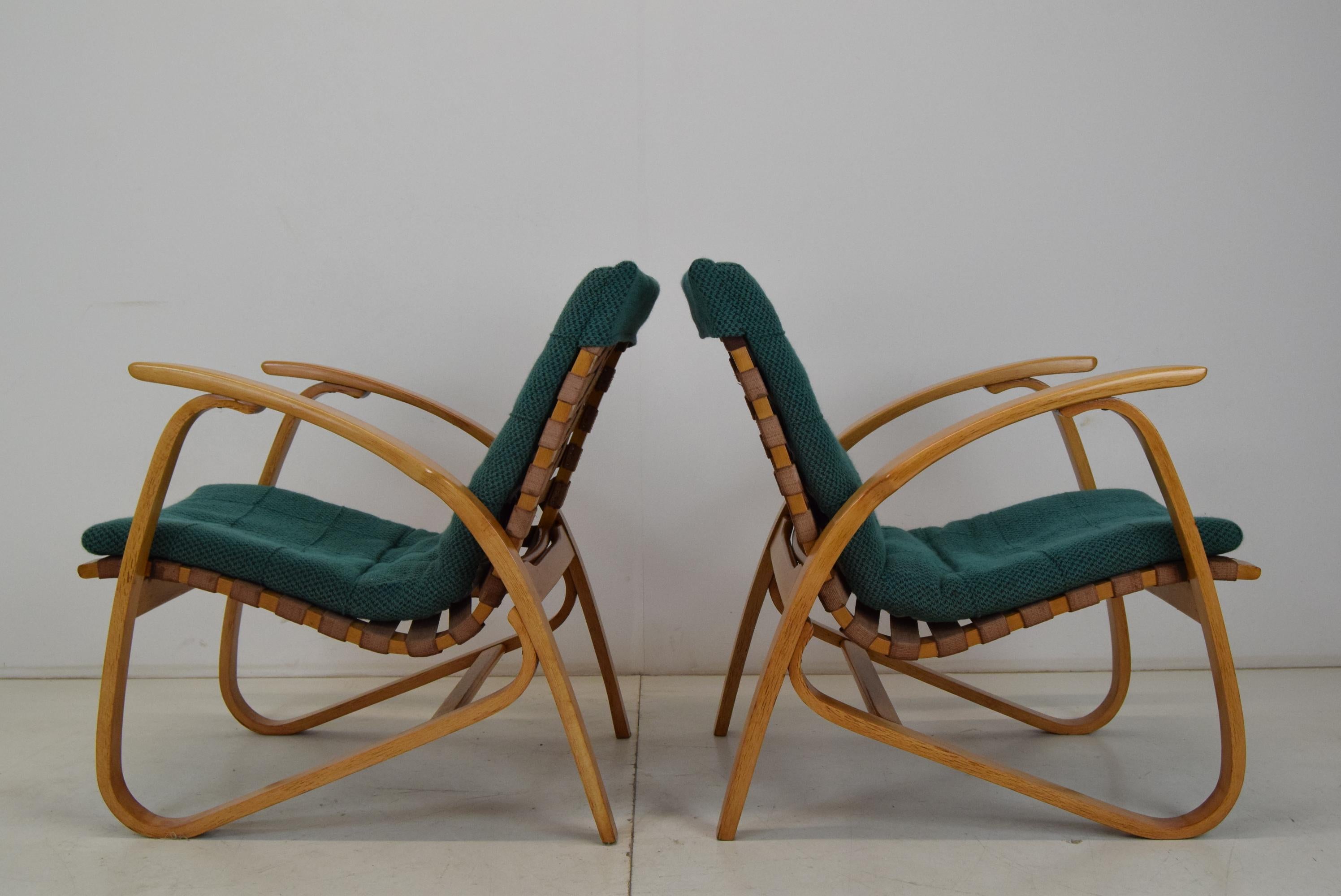 Pair of Bent Beechwood Armchairs, Design Jan Vaněk, 1930's.  In Good Condition For Sale In Praha, CZ