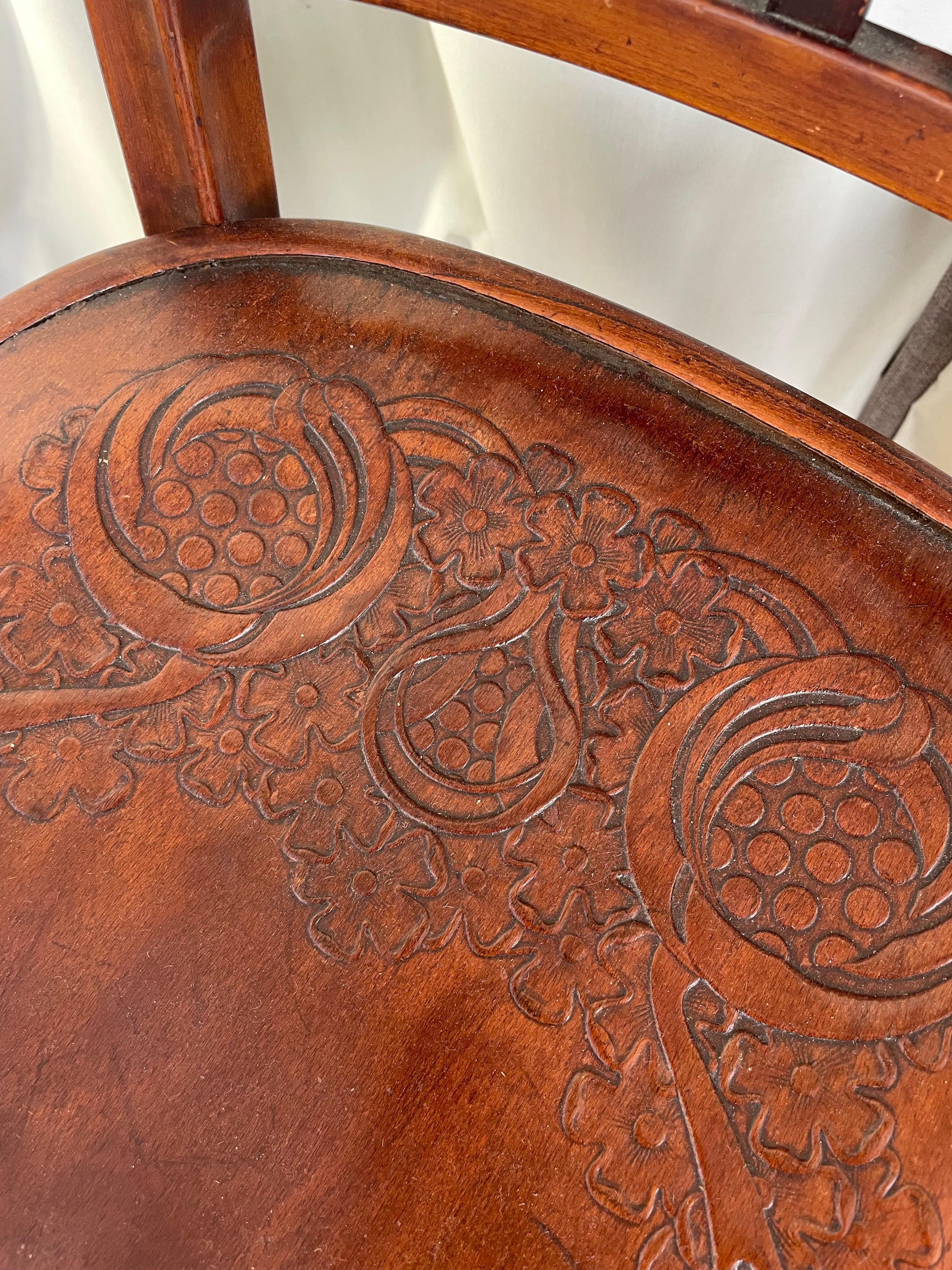 Coppia di sedie bentoowd dei fratelli Kohn in vendita 4