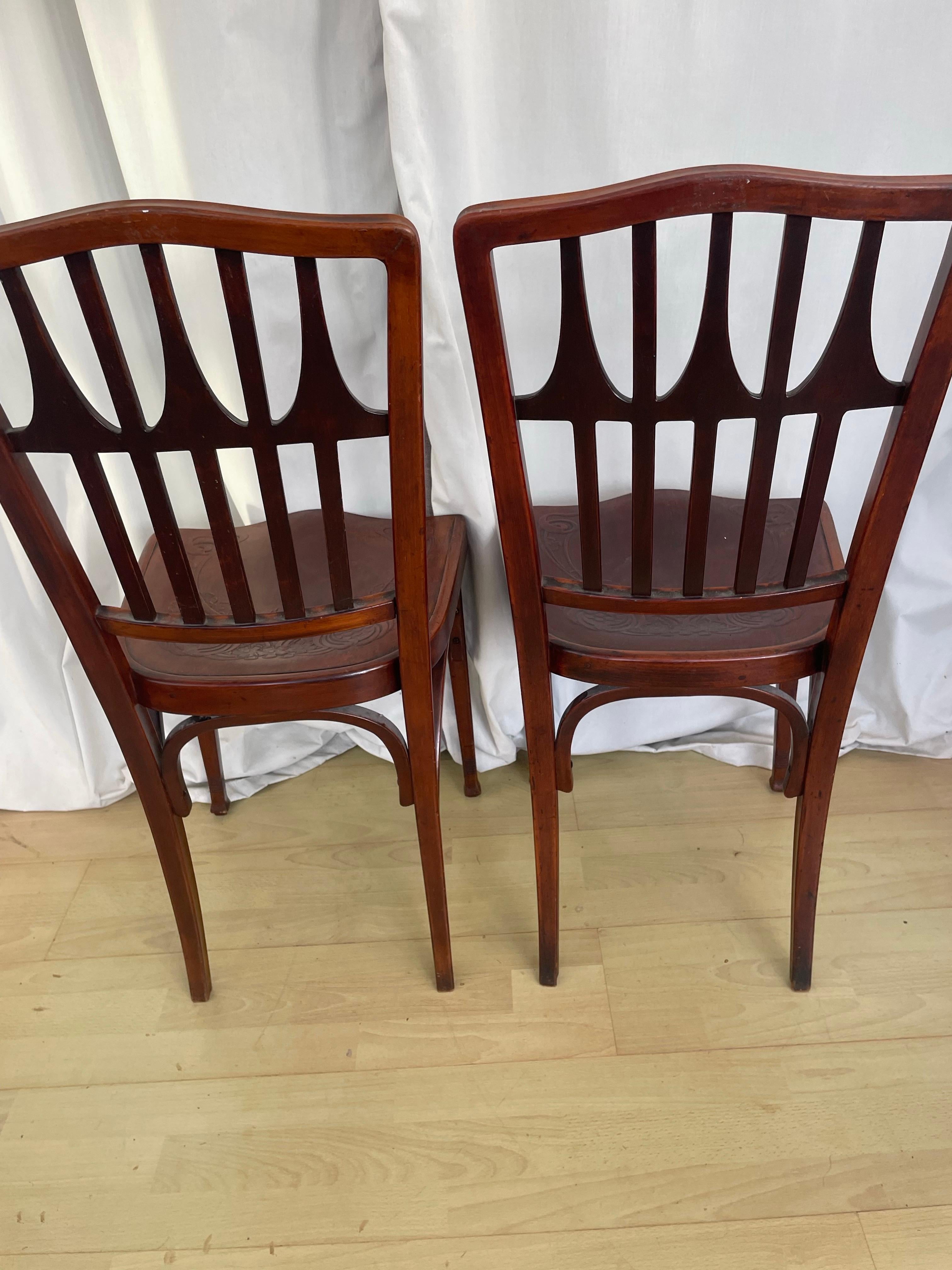 Legno curvato Coppia di sedie bentoowd dei fratelli Kohn in vendita