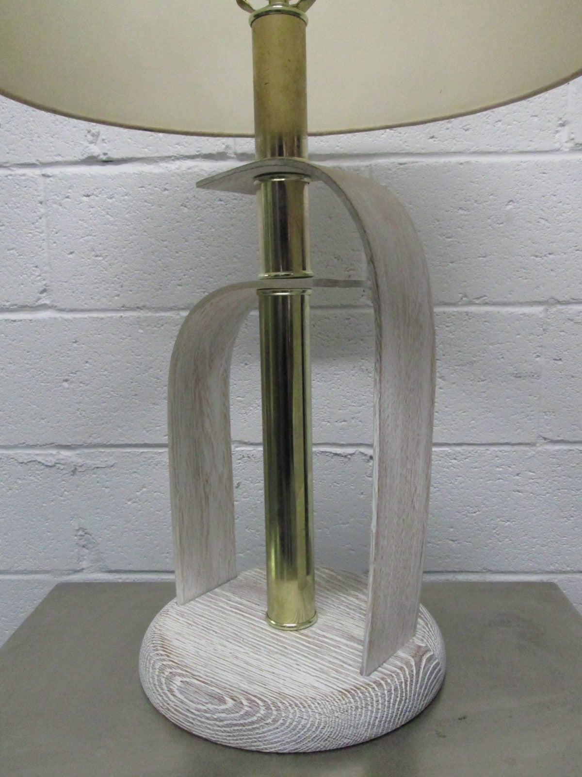 Mid-Century Modern Pair of Bentwood and Brass Cerused Oak Lamps For Sale