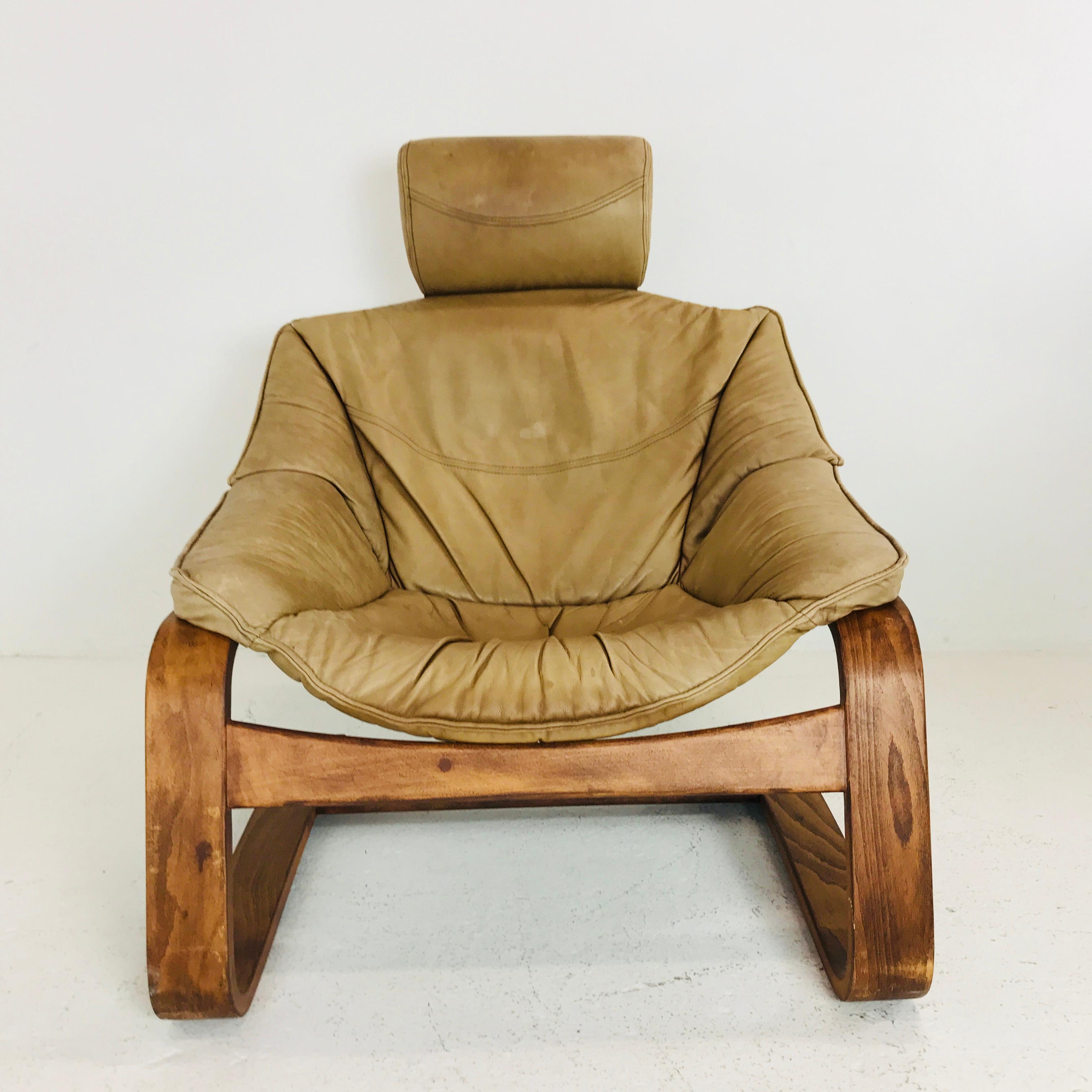 Pair of Bentwood and Leather Cantilever Midcentury Lounge Chairs 1