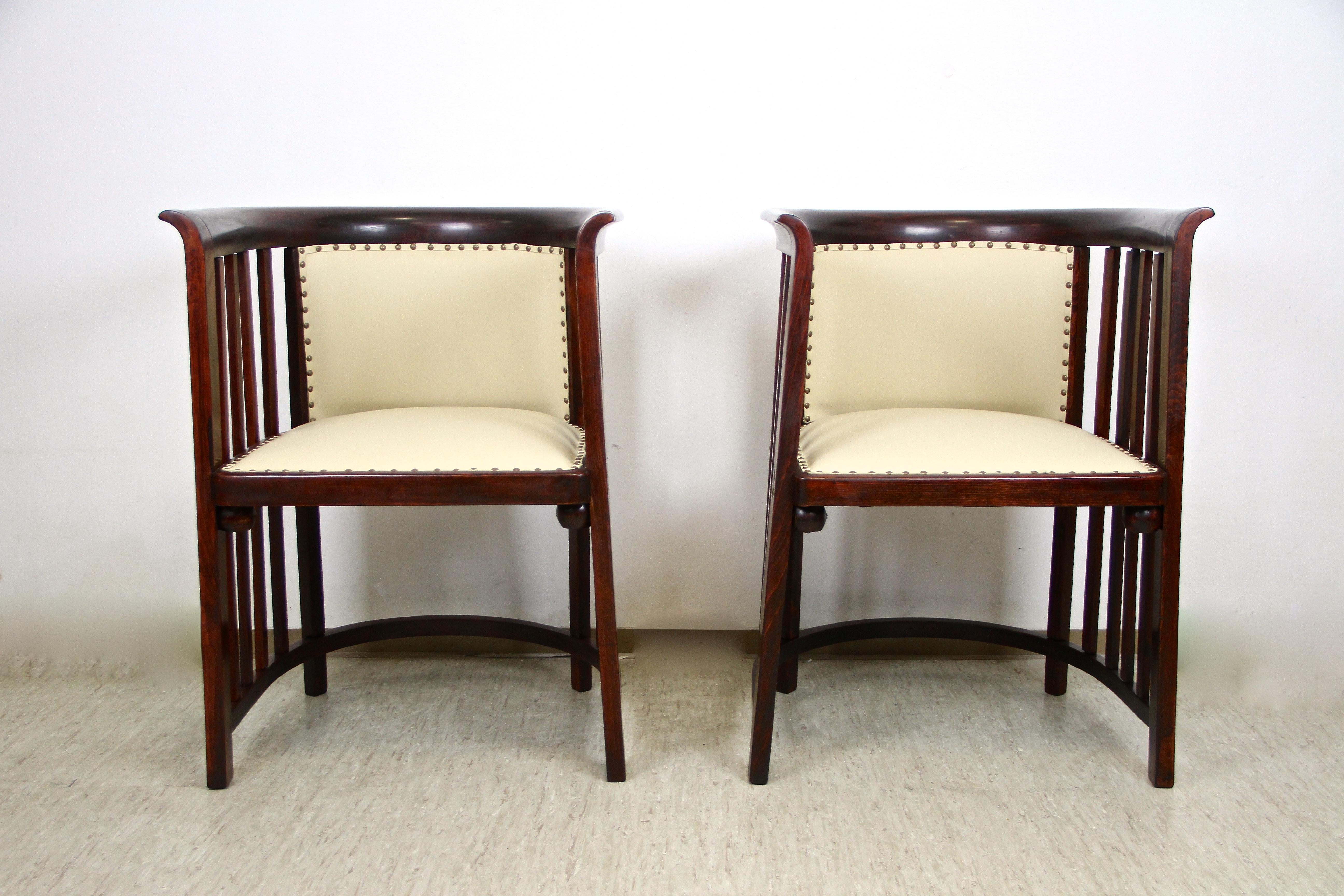 Austrian Pair of Bentwood Armchairs by J. Hoffmann and Thonet Table, Austria, circa 1905