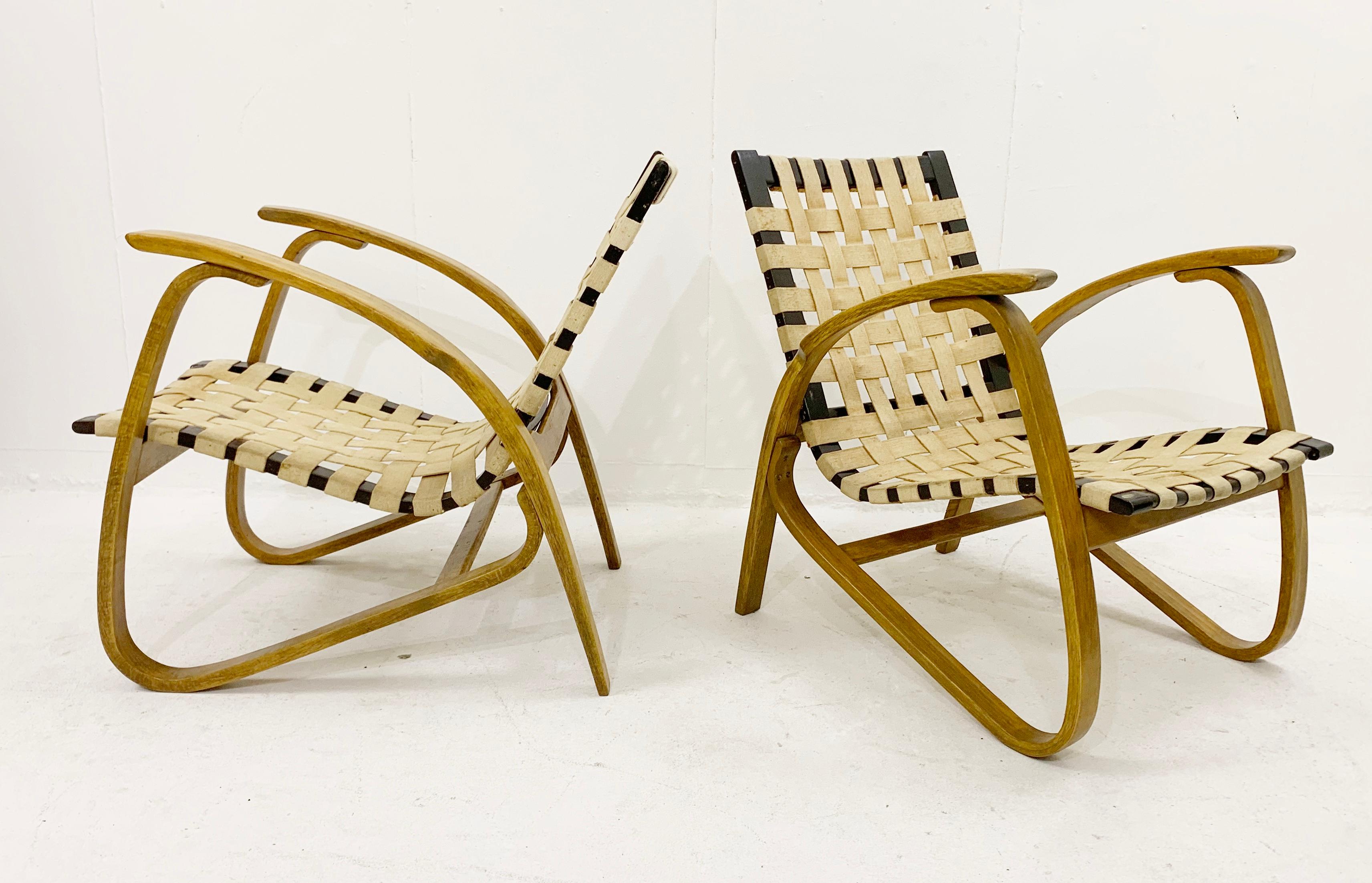 Pair of Bentwood Armchairs by Jan Vanek for UP Závody, Czech Republic 1930s 1