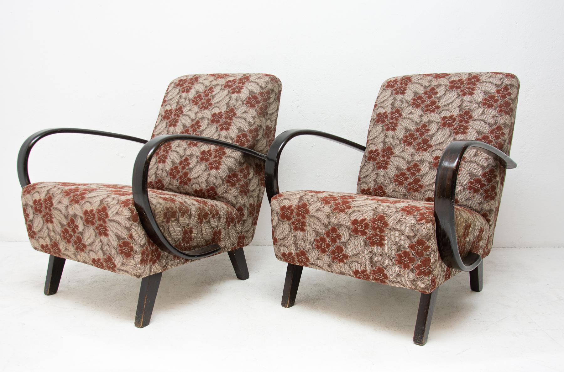 Czech Pair of Bentwood Armchairs by Jindřich Halabala for Thonet, 1950s