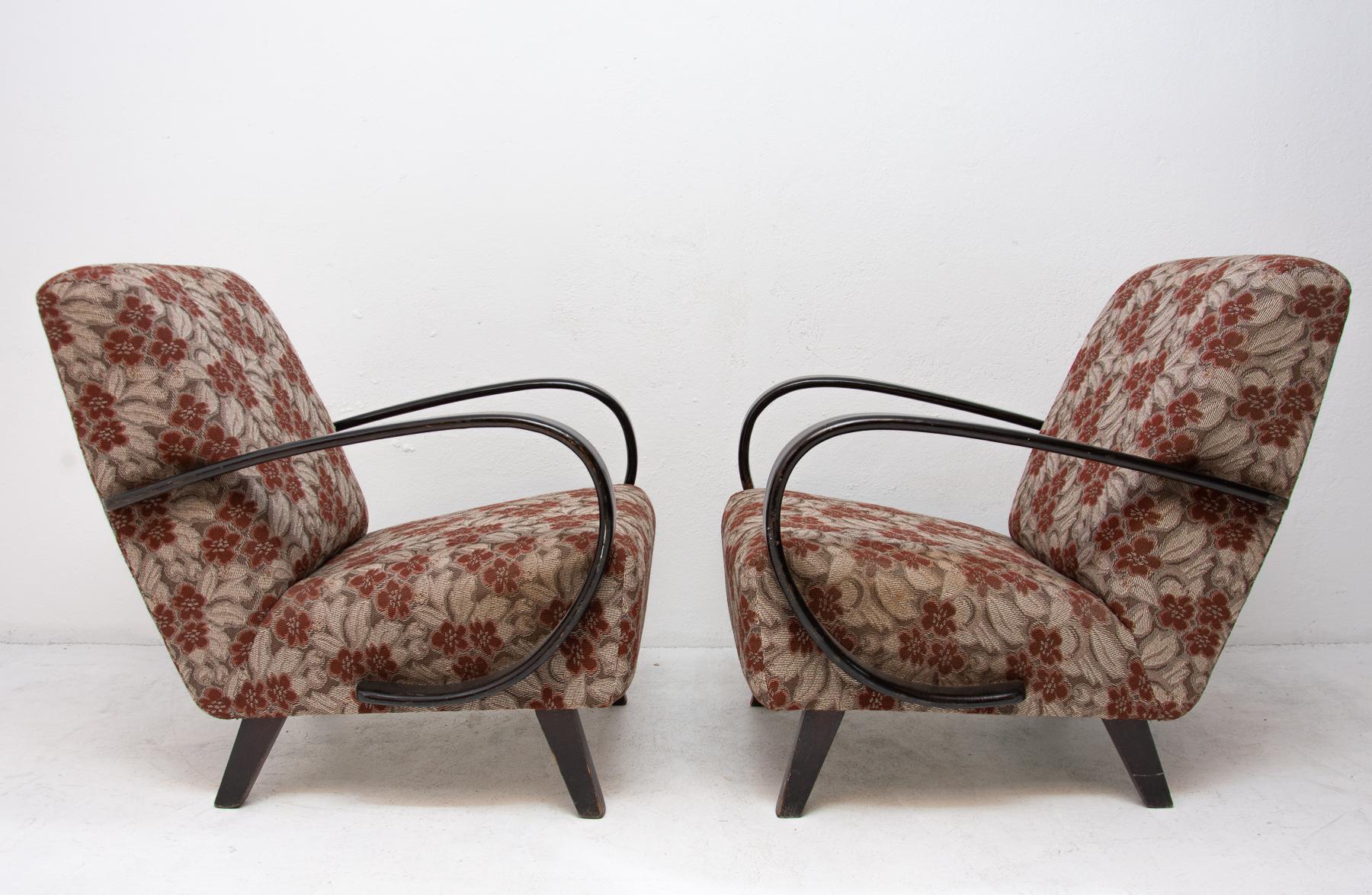 Mid-20th Century Pair of Bentwood Armchairs by Jindřich Halabala for Thonet, 1950s