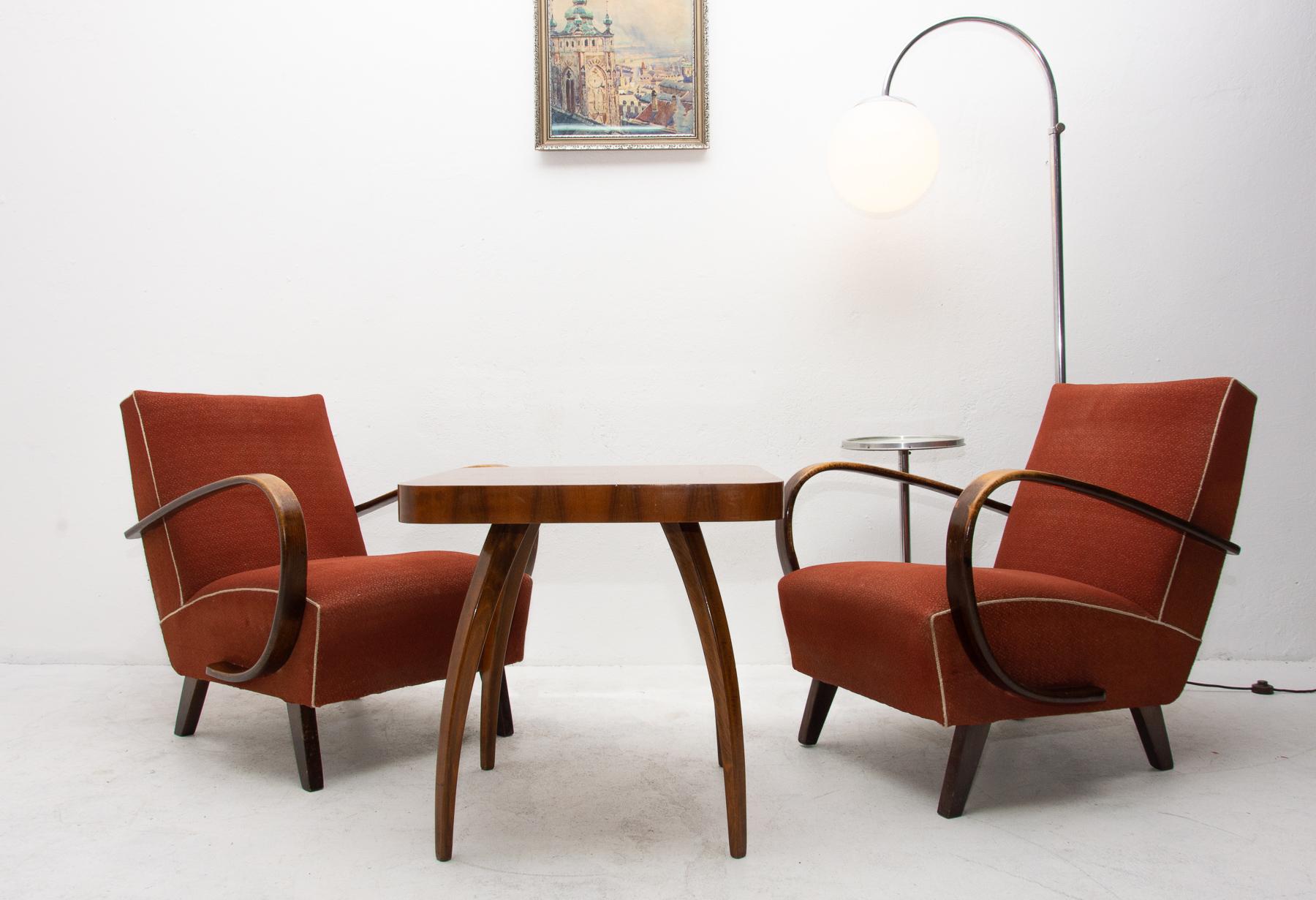 This pair of bentwood armchairs “C” was designed by Jindrich Halabala and produced by UP Závody in the 1950s. The chairs are in very good Vintage condition, bears signs of age and using. Price is for the pair.

Measures: Height 79 cm, width 69 cm,
