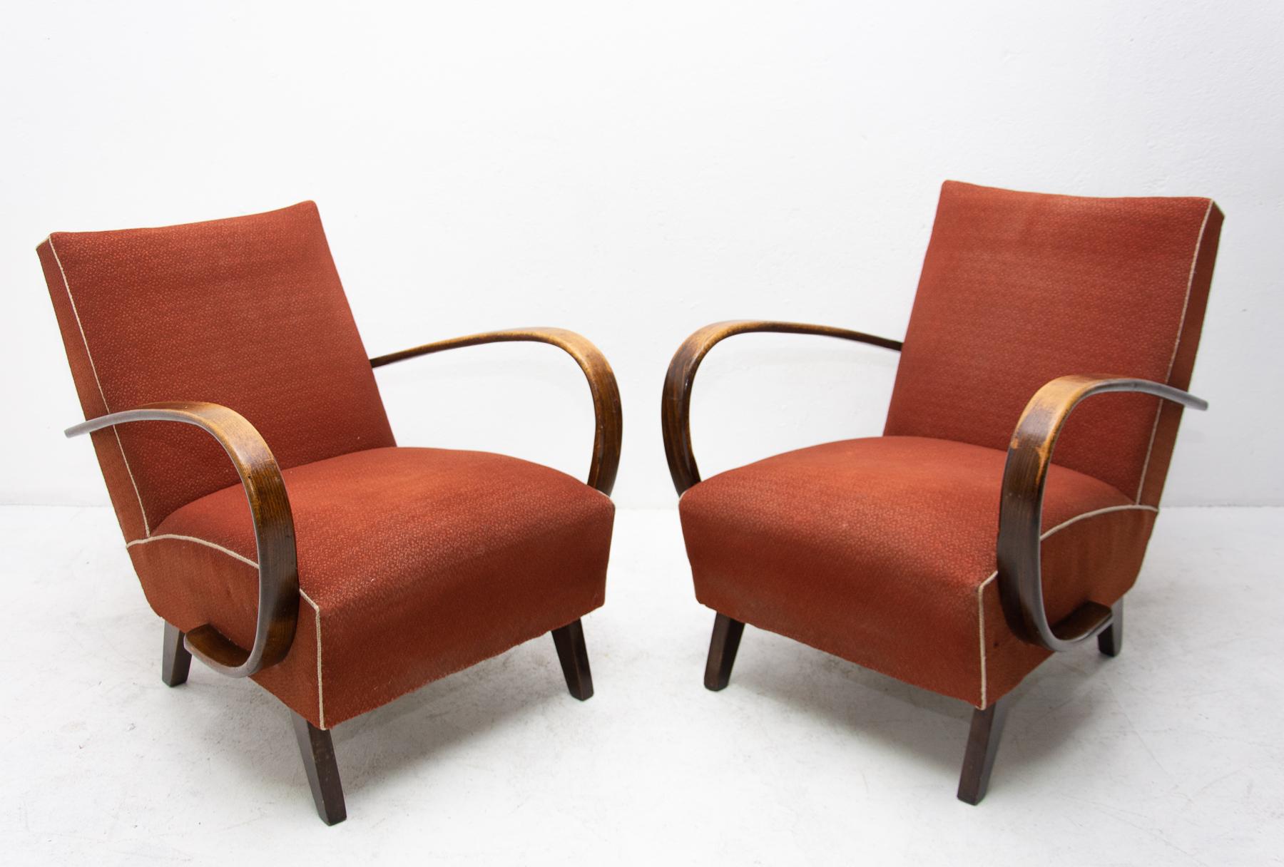 Art Deco Pair of Bentwood Armchairs by Jindřich Halabala for UP Závody, 1950s