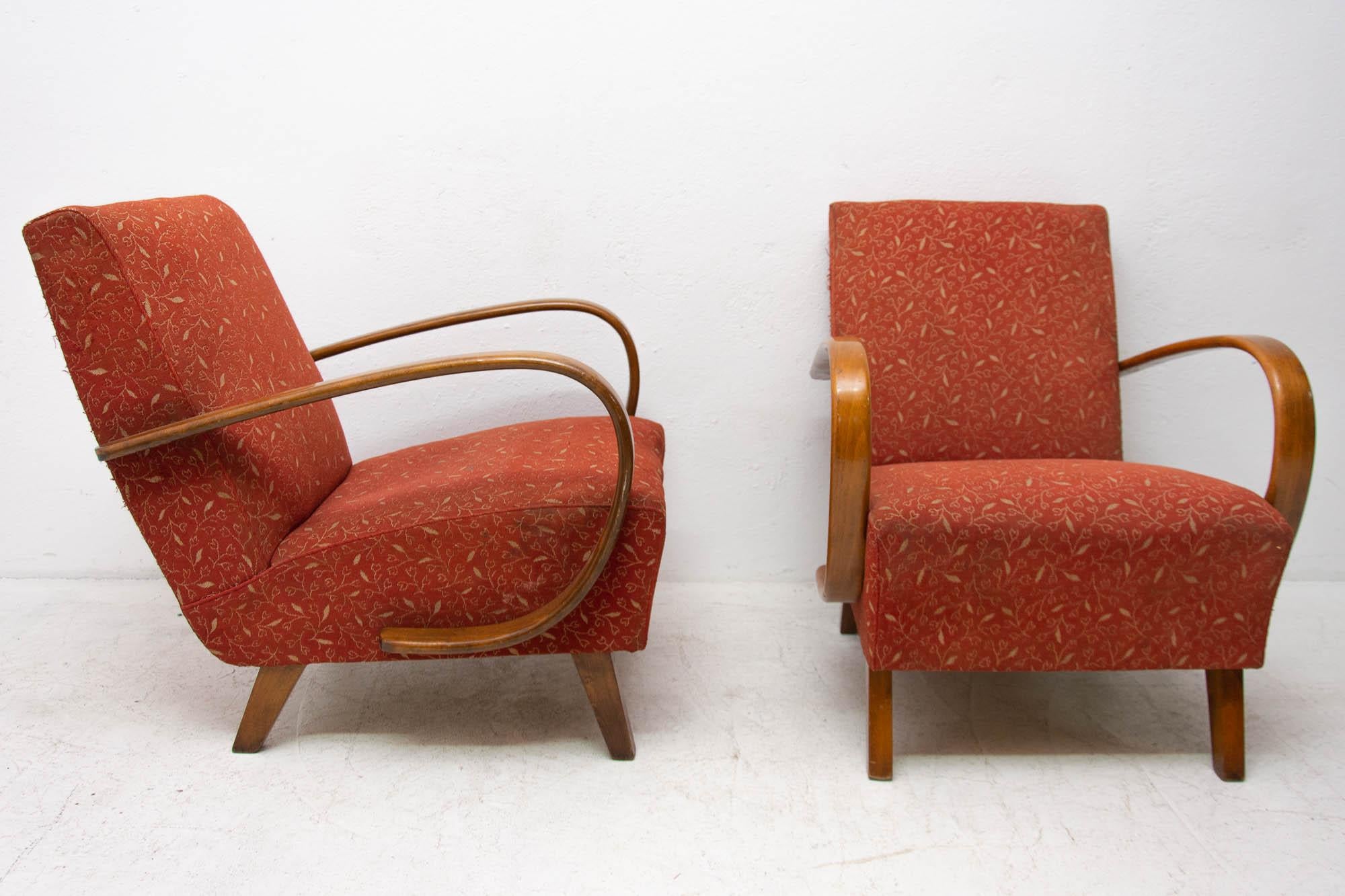20th Century Pair of Bentwood Armchairs by Jindřich Halabala for UP Závody, 1950s