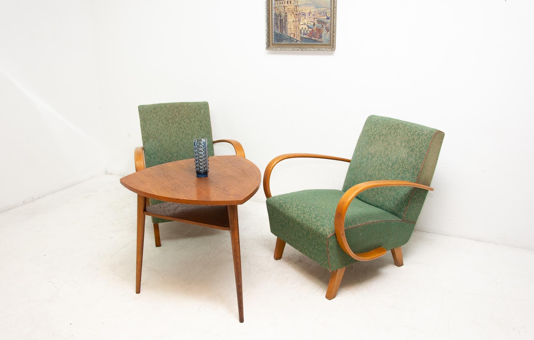 This pair of bentwood armchairs “C” was designed by Jindrich Halabala and were produced by UP Závody in the 1950s. The chairs are stabile and comfortable. The structure and upholstery are in good vintage condition, bearing signs of age and using.