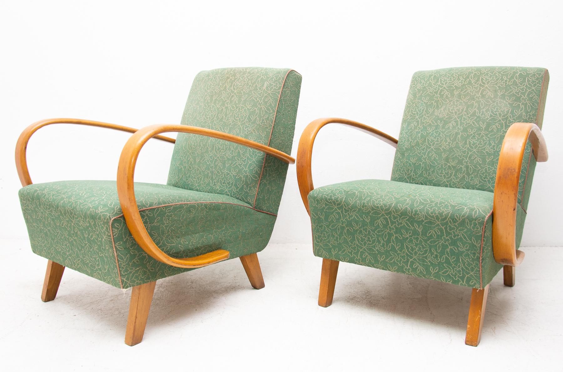 Mid-20th Century Pair of Bentwood Armchairs by Jindřich Halabala for UP Závody, 1950s