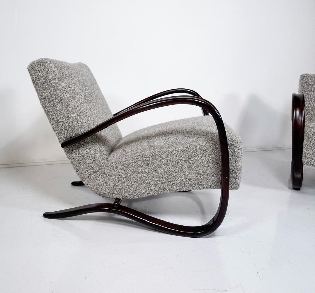 Paire de fauteuils en bois courbé par Jindrich Halabala H269, République Tchèque, années 1940 - Nouveau rembourrage