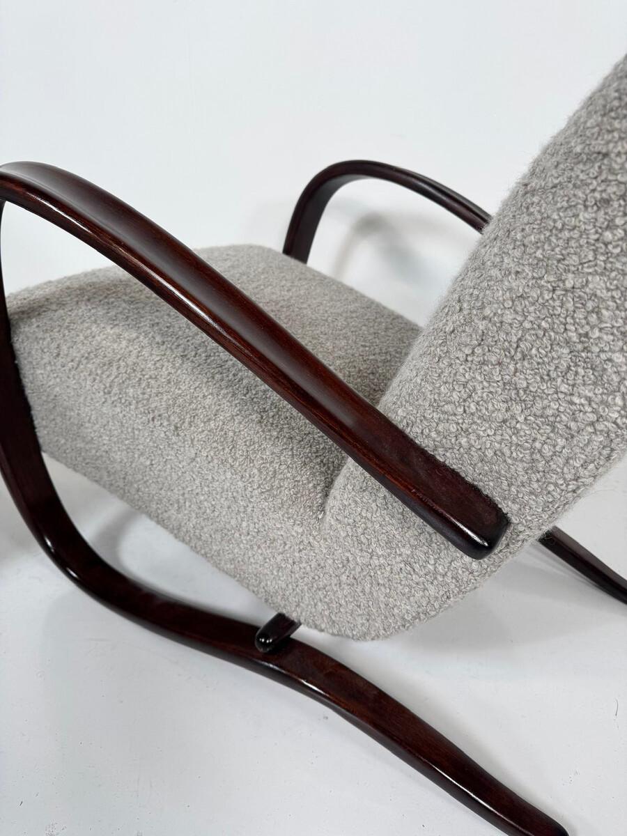 Tchèque Paire de fauteuils en bois cintré de Jindrich Halabala H269, République tchèque, années 1940 en vente