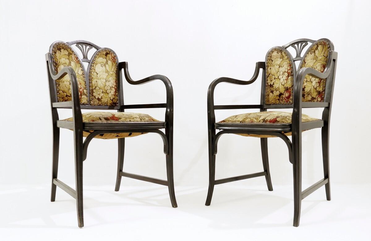 Pair of Bentwood Armchairs by Thonet, Austria, 1900s For Sale 1