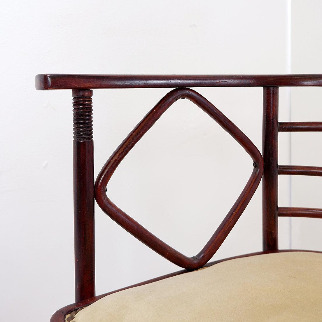 Pair of bentwood Armchairs mod. Fledermaus by Josef Hoffmann for Thonet, 1910s 5