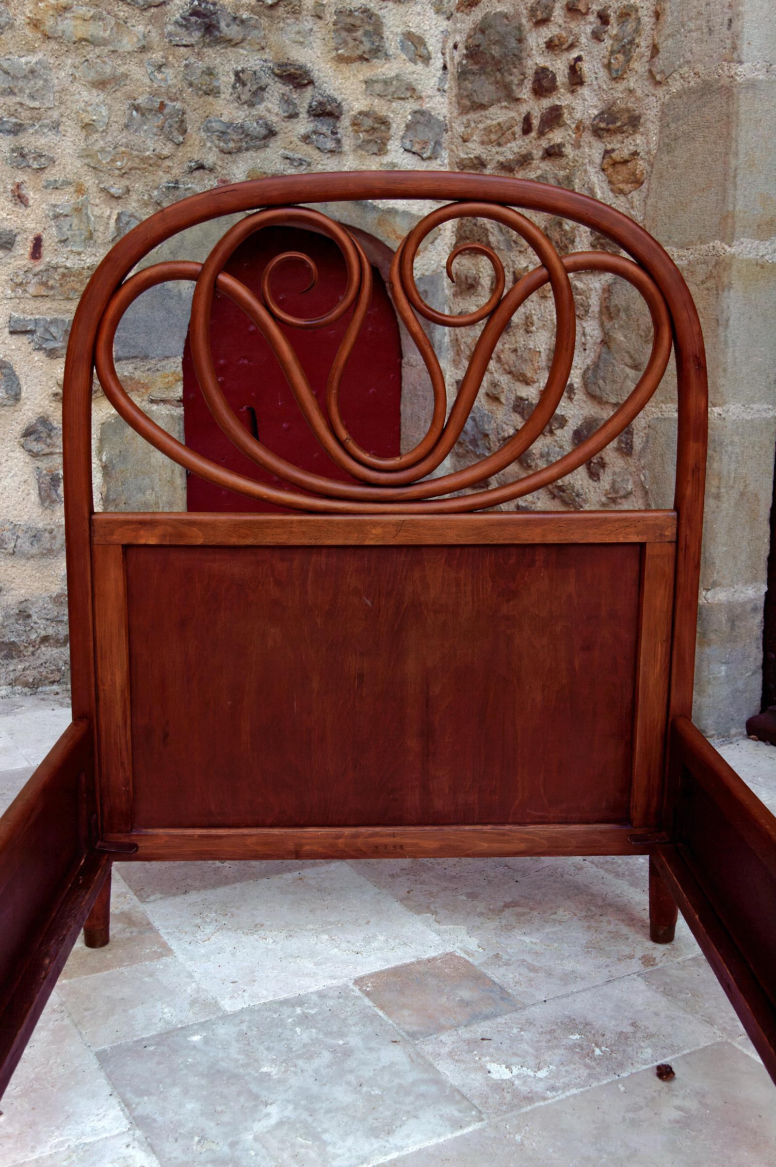Pair of Bentwood Beds by Thonet, circa 1900 3