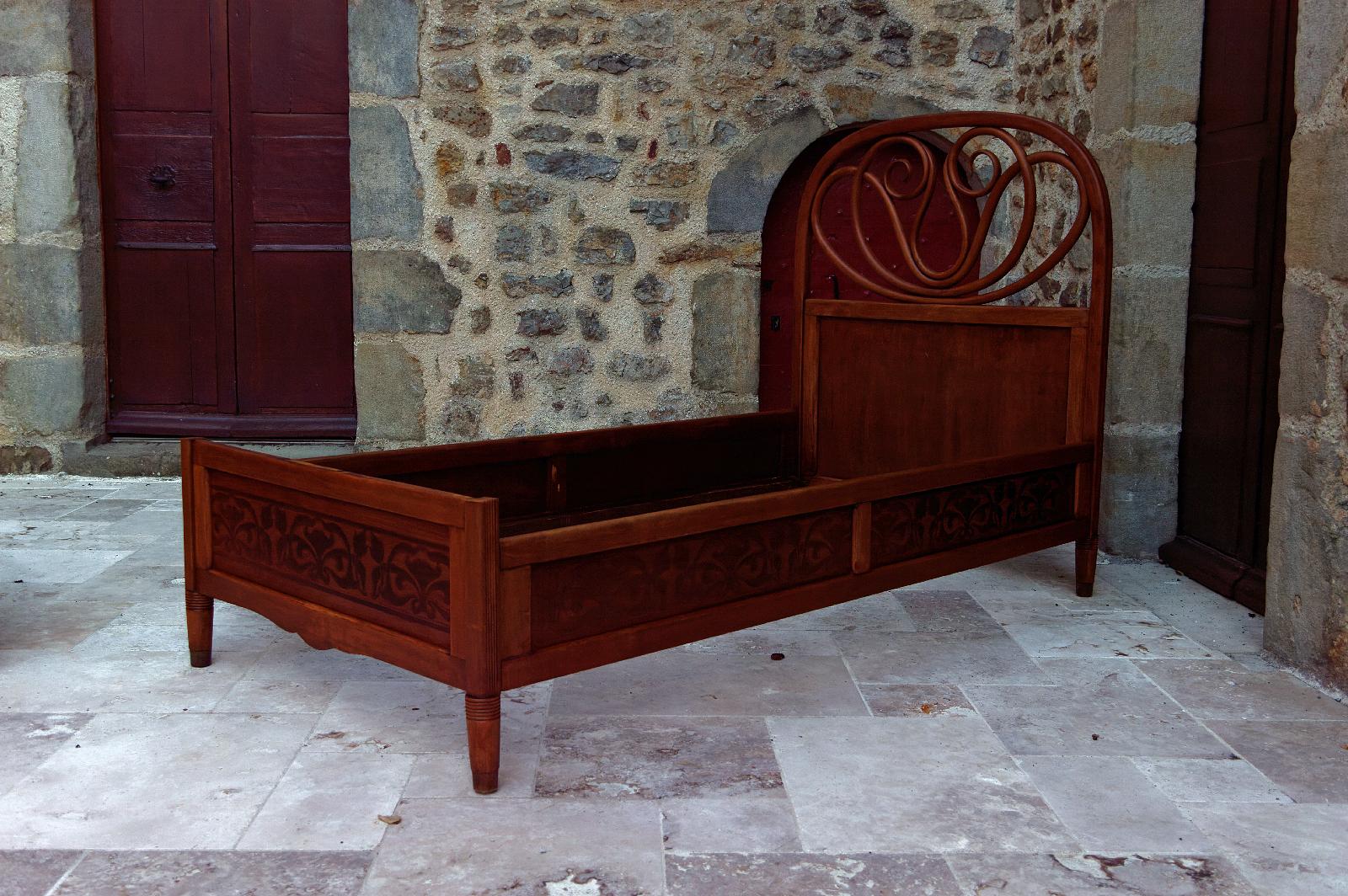 Pair of Bentwood Beds by Thonet, circa 1900 7