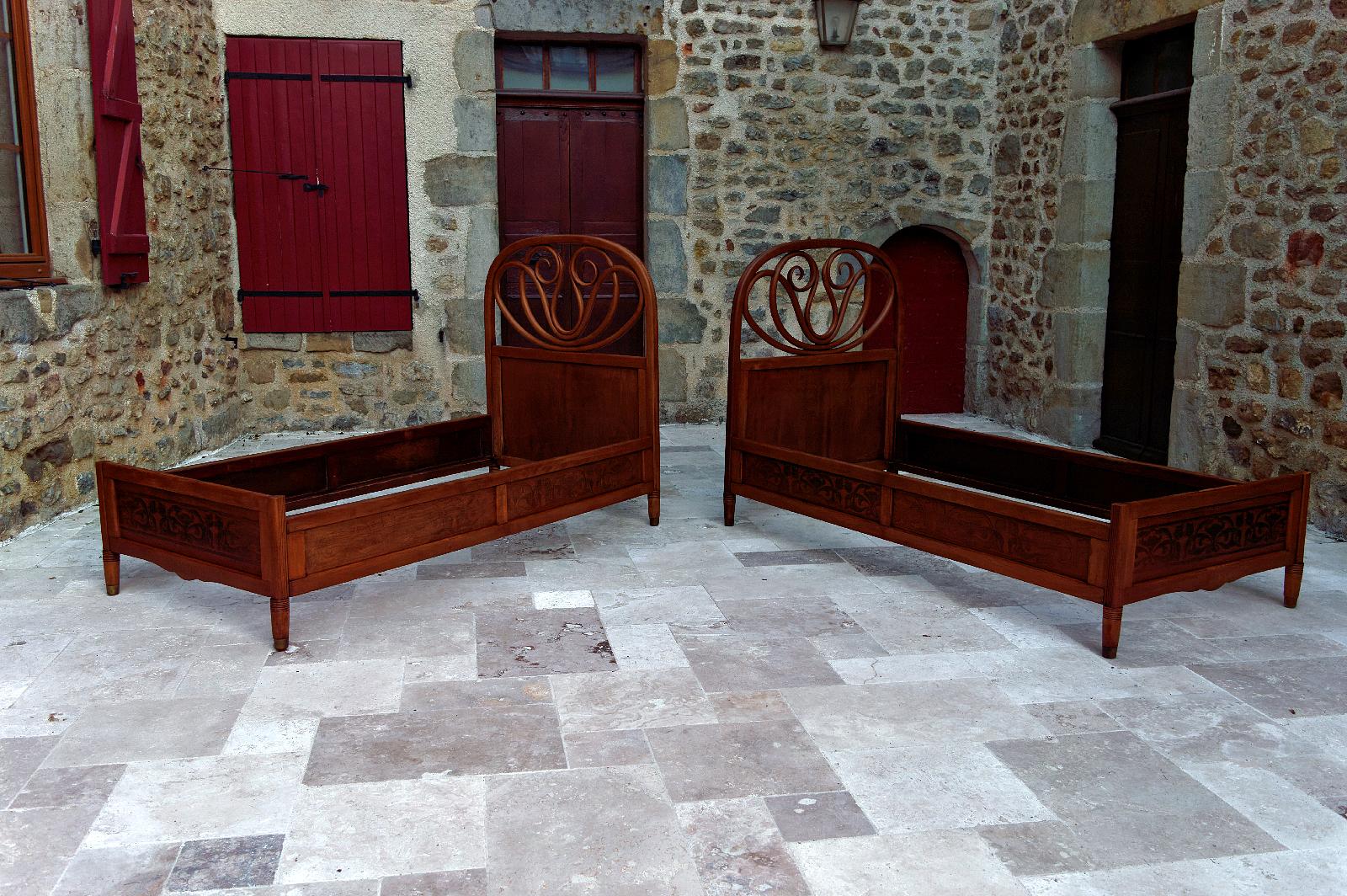 Art Nouveau Pair of Bentwood Beds by Thonet, circa 1900 For Sale