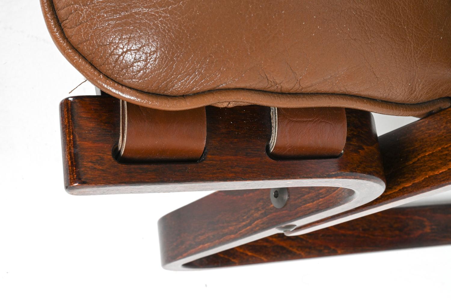 Cuir Paire de chaises longues en bois cintré et cuir de buffle par Giske Carlsen pour Kleppe en vente