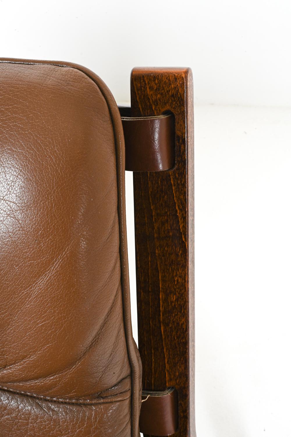 Paire de chaises longues en bois cintré et cuir de buffle par Giske Carlsen pour Kleppe en vente 1