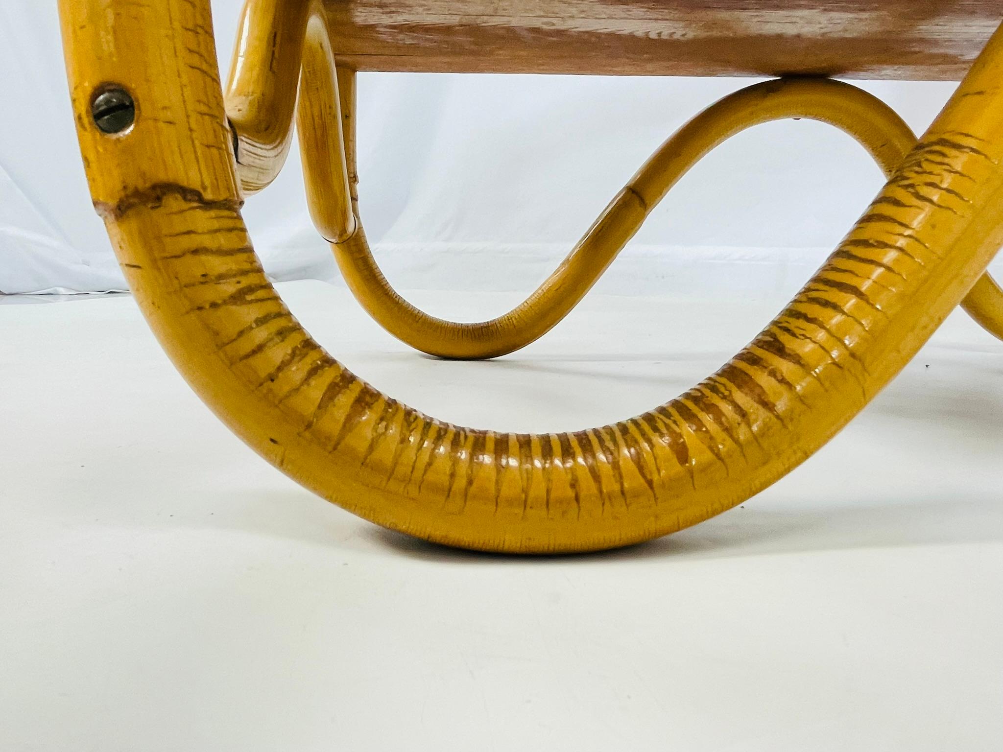 Paire de tables d'appoint en bentwood et verre, États-Unis, années 1950 en vente 7