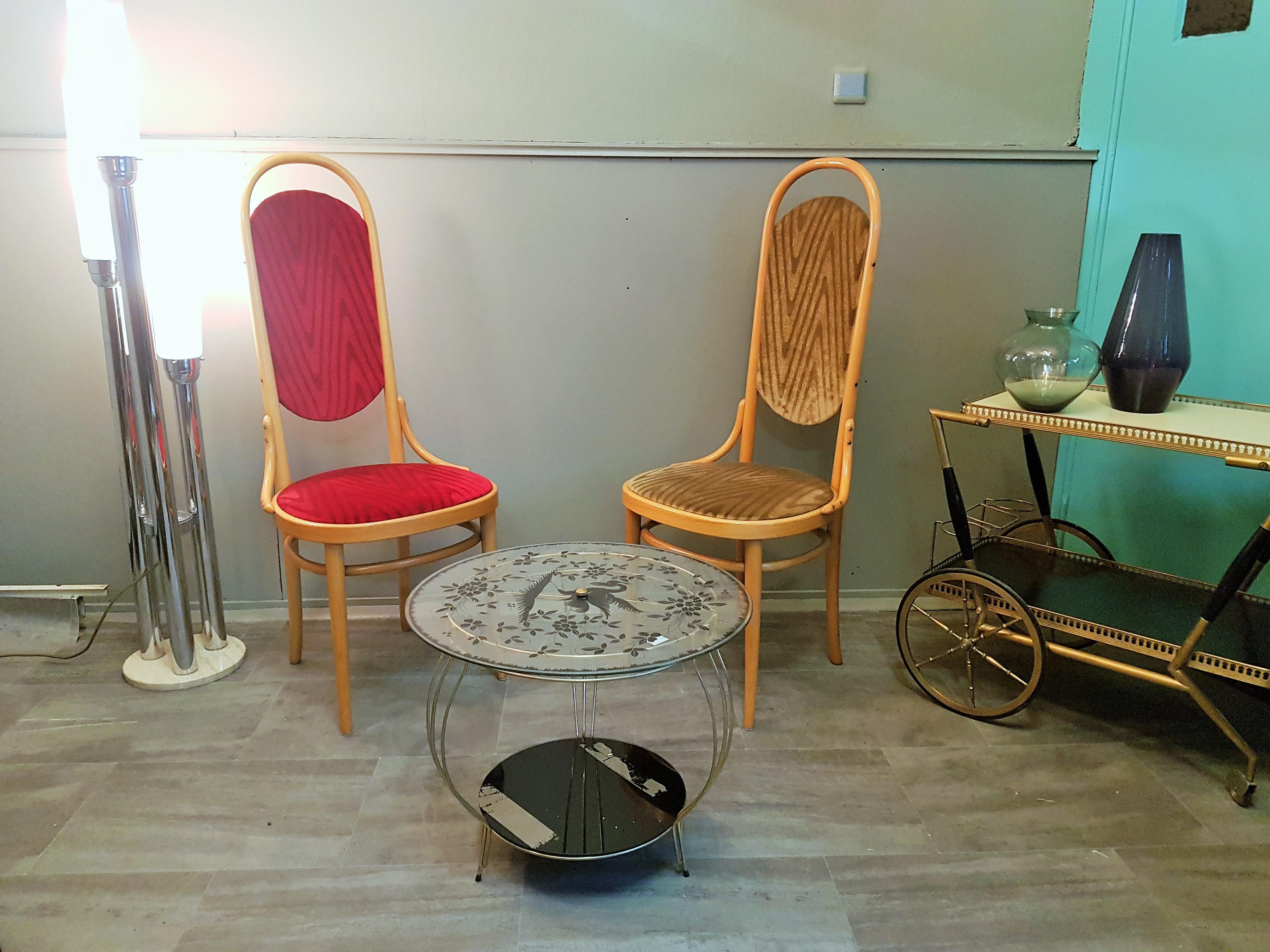 Hollywood Regency Paire de chaises de salle à manger à haut dossier en bois cintré de Thonet en vente