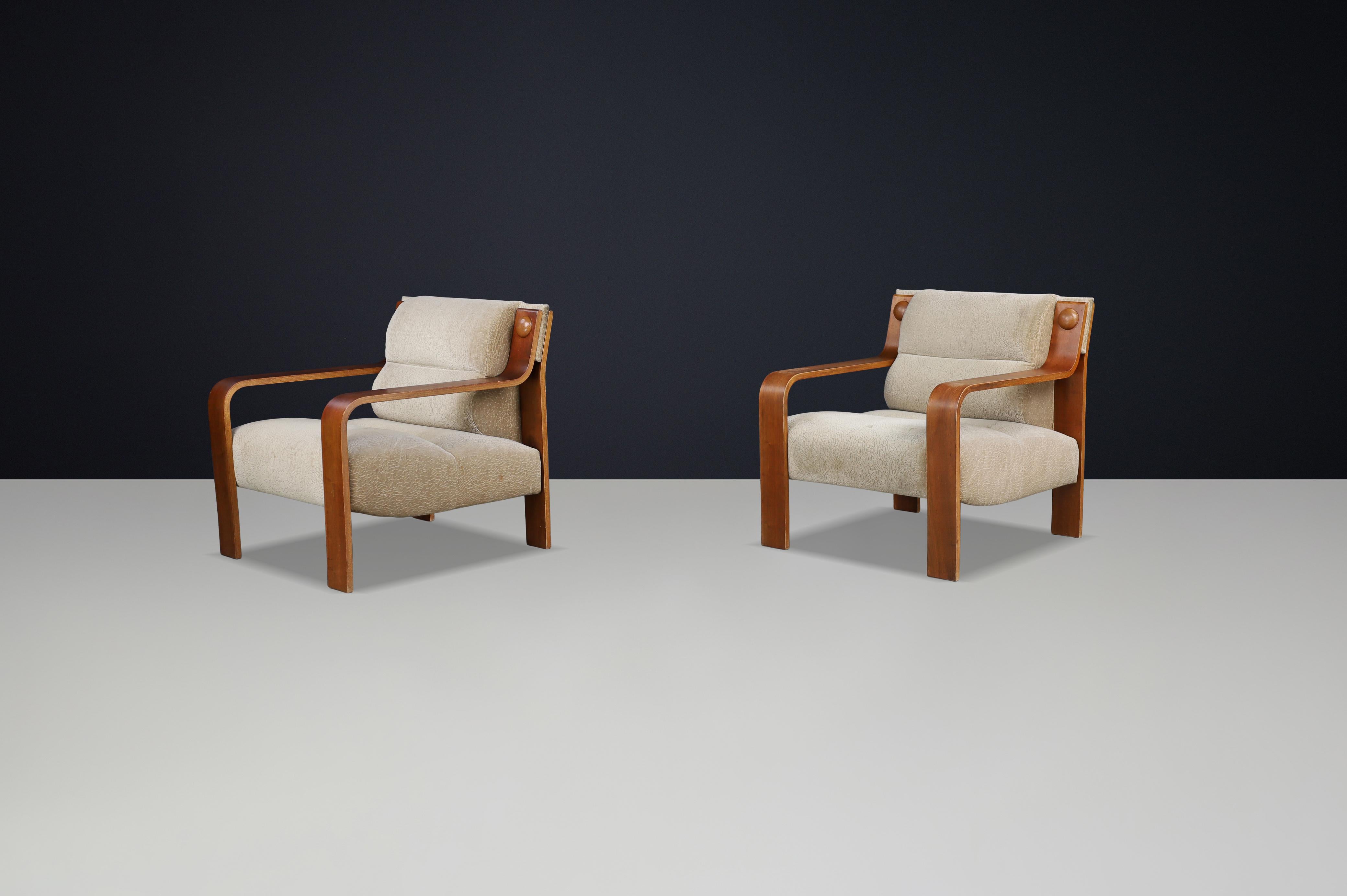 Fin du 20e siècle Paire de chaises longues en bois courbé avec tapisserie d'origine, 1970 République tchèque en vente