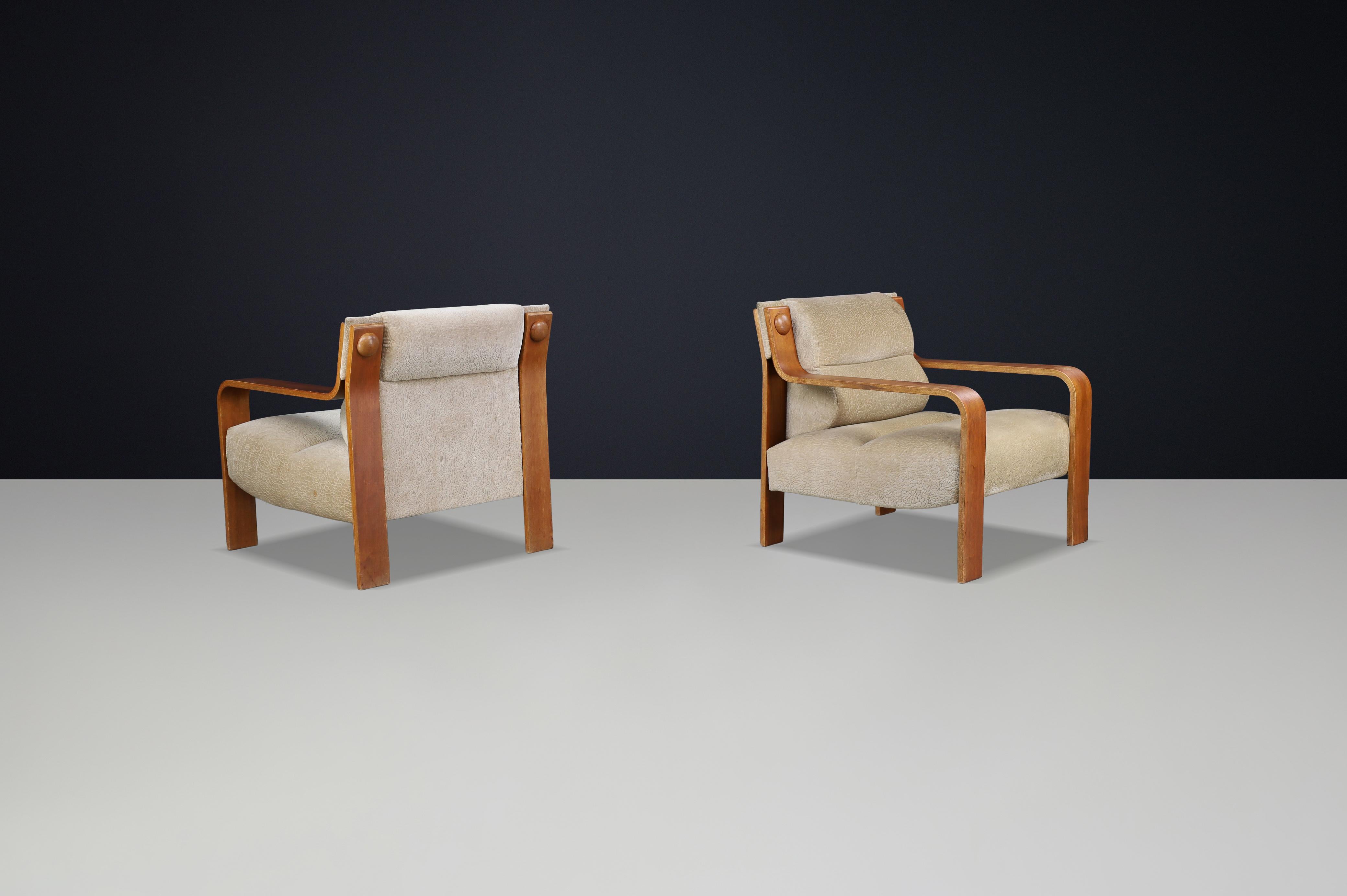 Tissu d'ameublement Paire de chaises longues en bois courbé avec tapisserie d'origine, 1970 République tchèque en vente