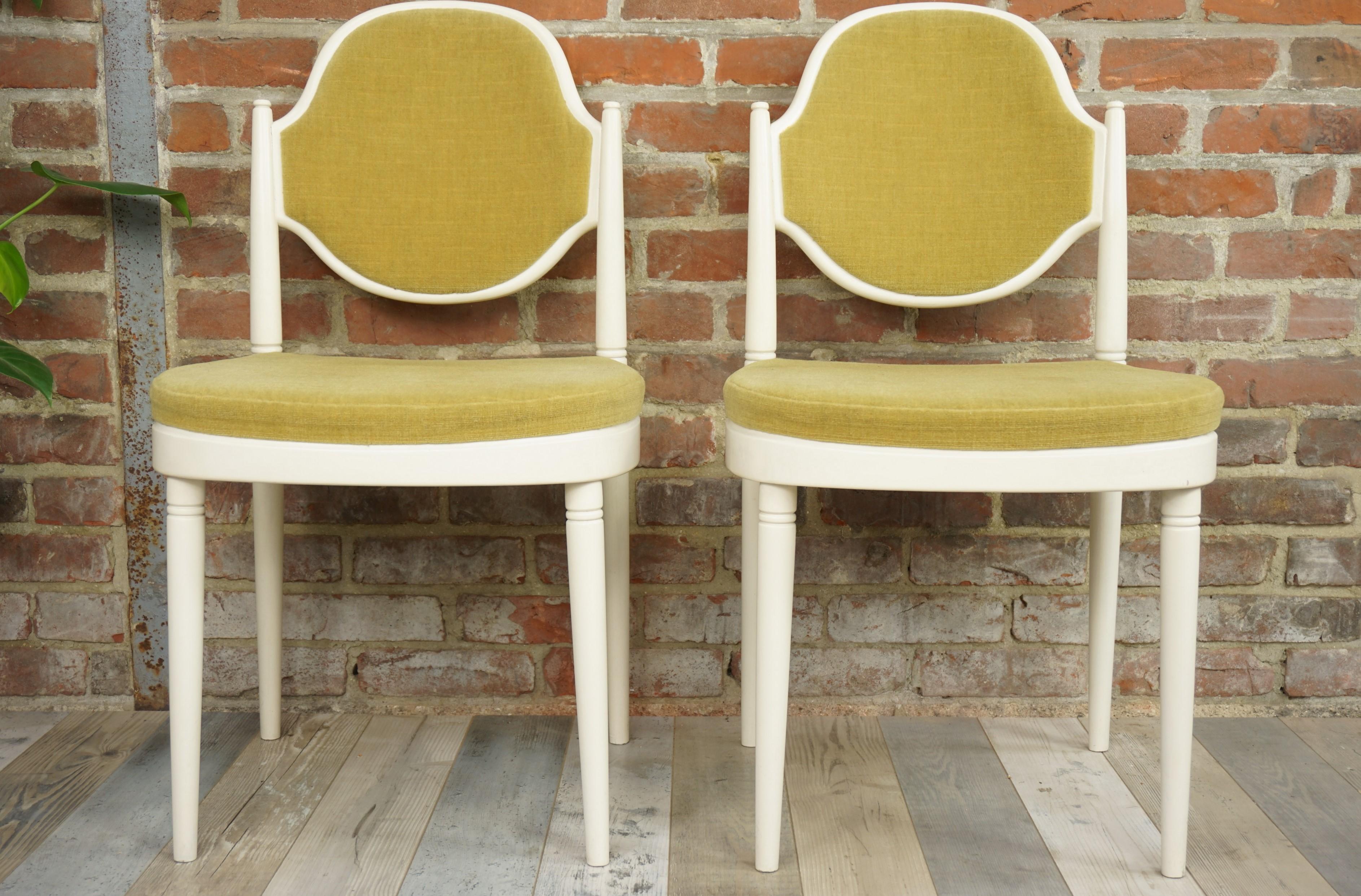 Austrian Pair of Bentwood Thonet Chairs Design Hanno Von Gustedt