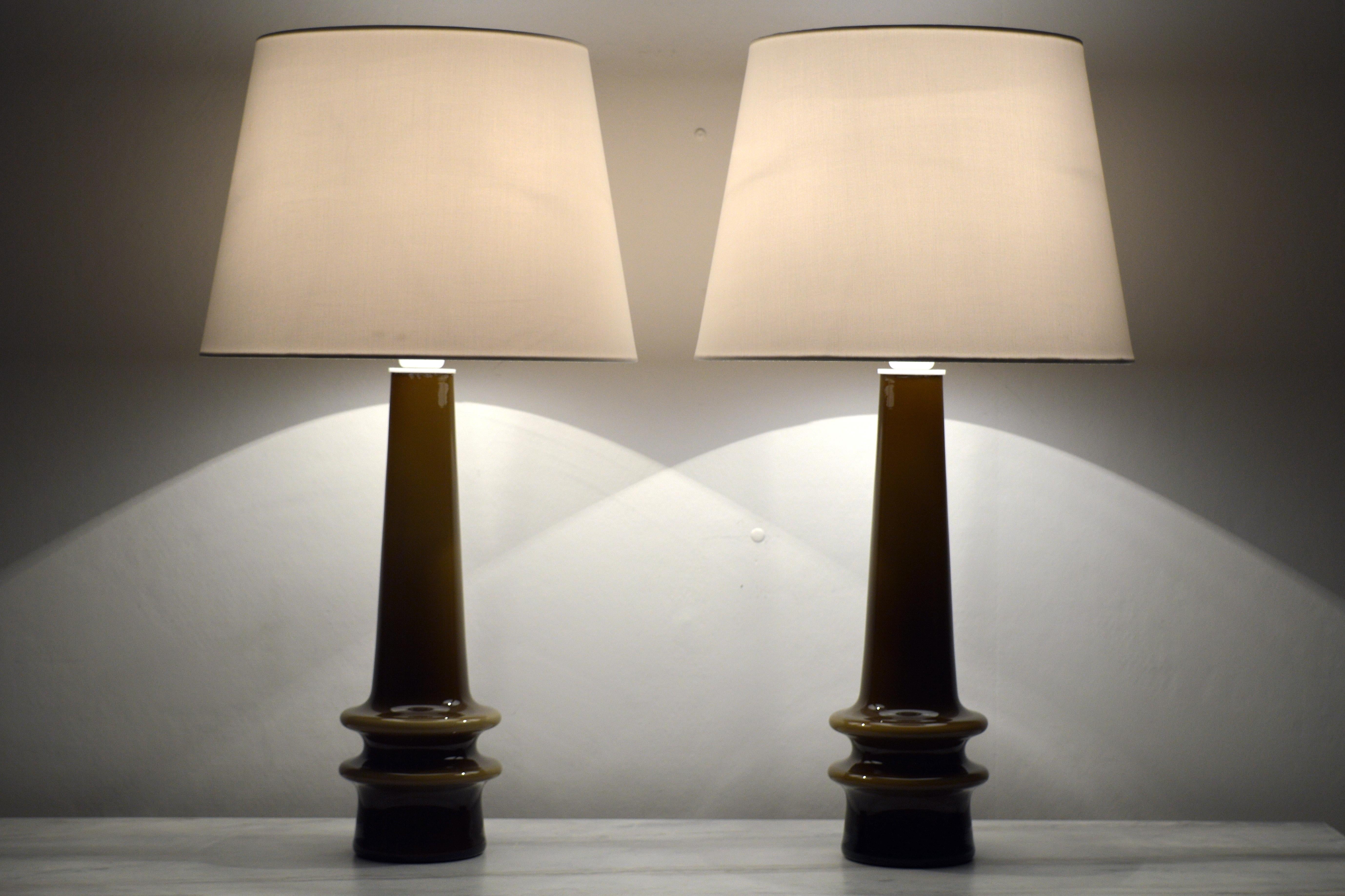 Scandinavian Modern Pair of very nice Swedish Bergboms Green-Brown Glass Table Lamps, 1960s.