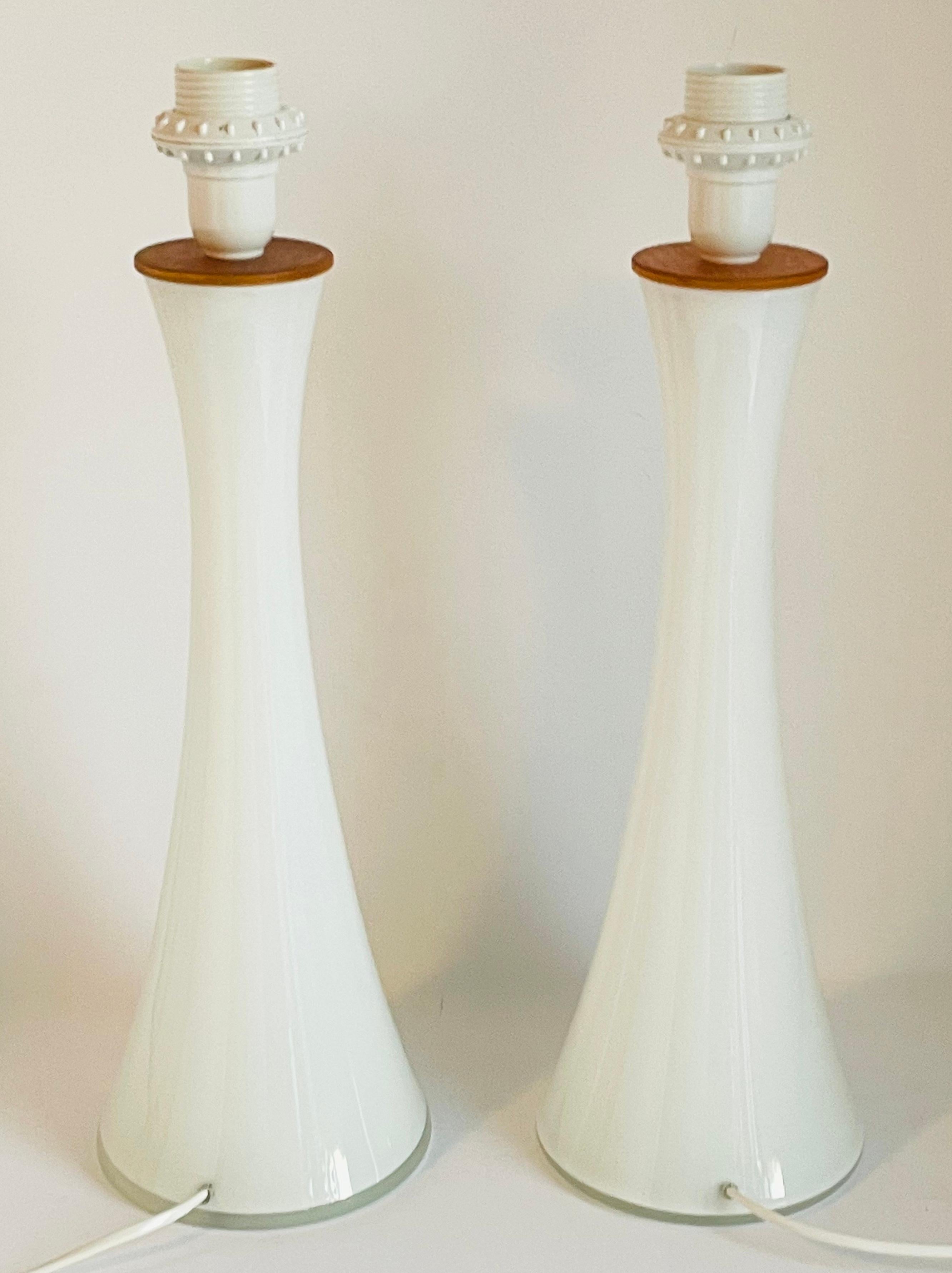 Swedish Pair of Bergboms White Glass Table Lamps, 1960s For Sale