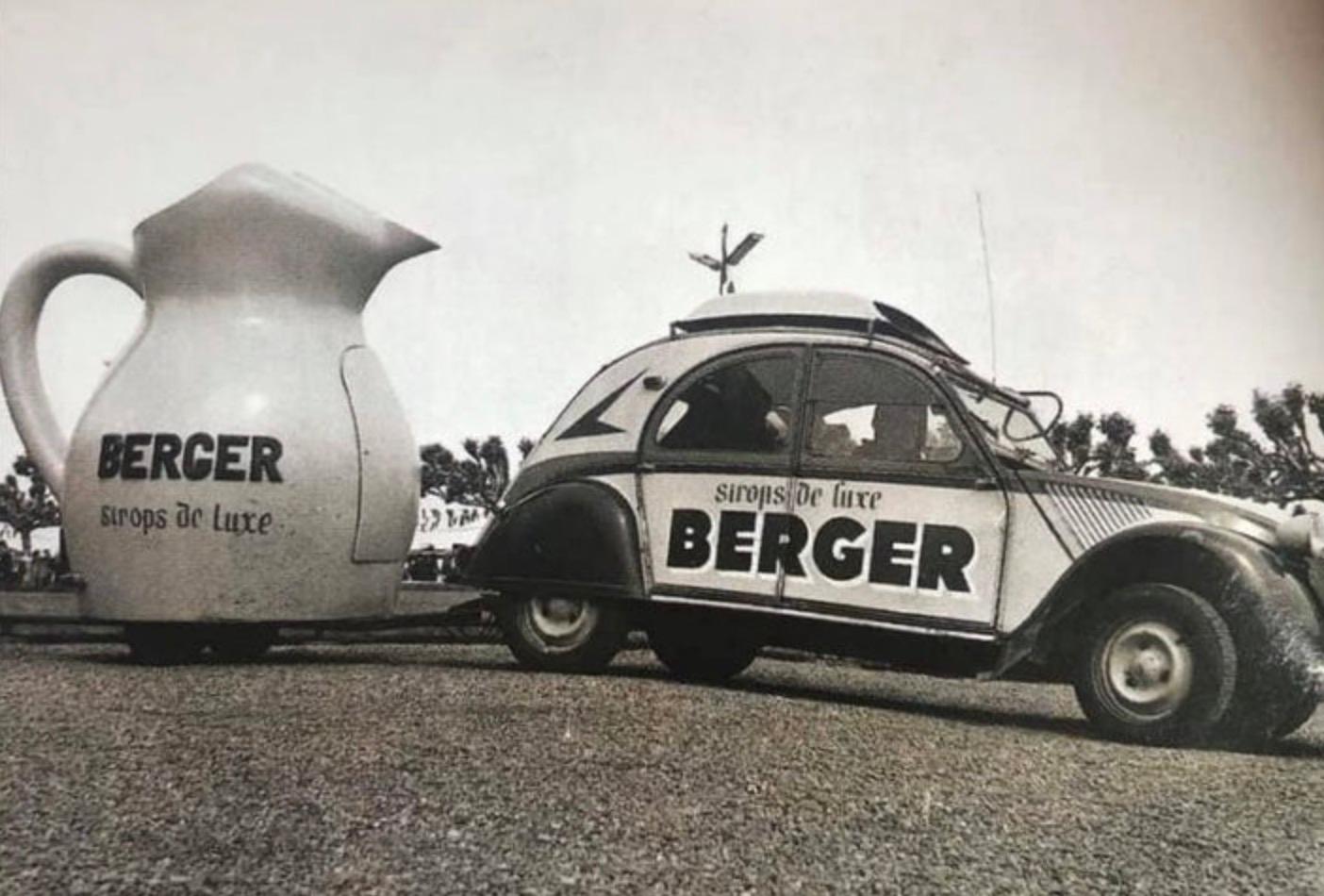 Mid-Century Modern Pair of Berger 'Pastis de Marseille' Water Jugs France 1960s For Sale