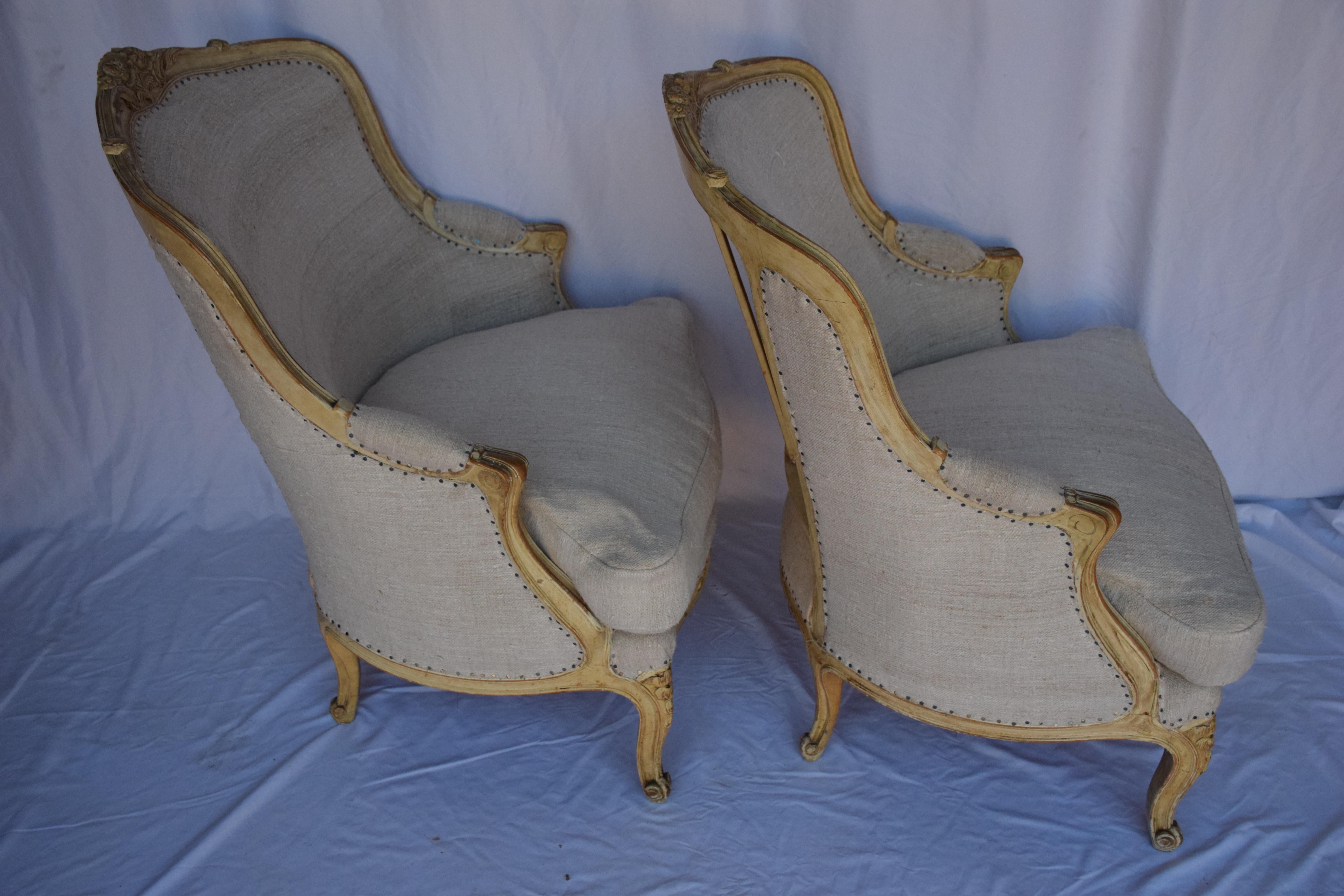 Paar Stühle aus Bergere mit französischer Leinenbespannung im Angebot 2