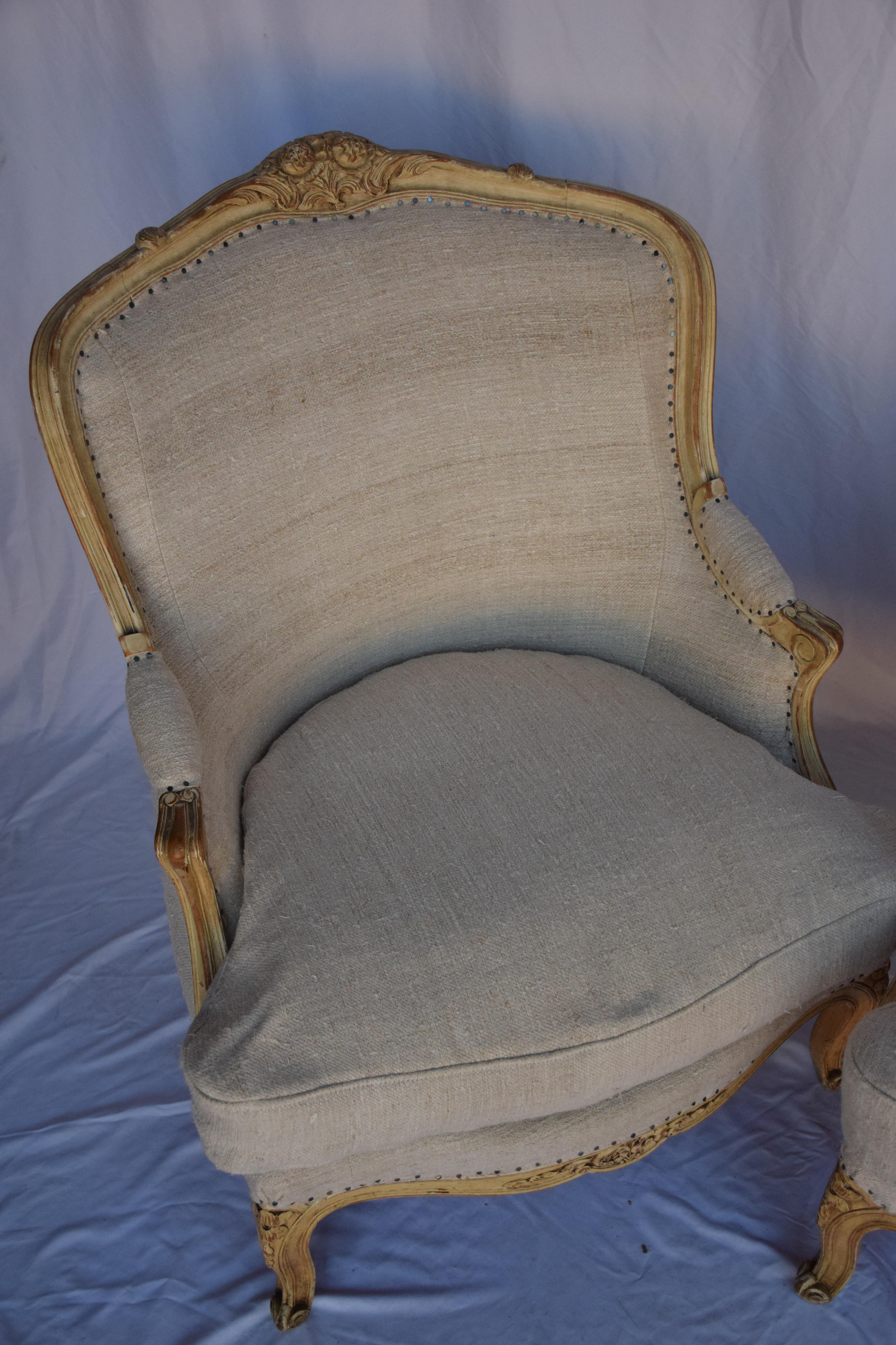 Paar Stühle aus Bergere mit französischer Leinenbespannung im Angebot 3