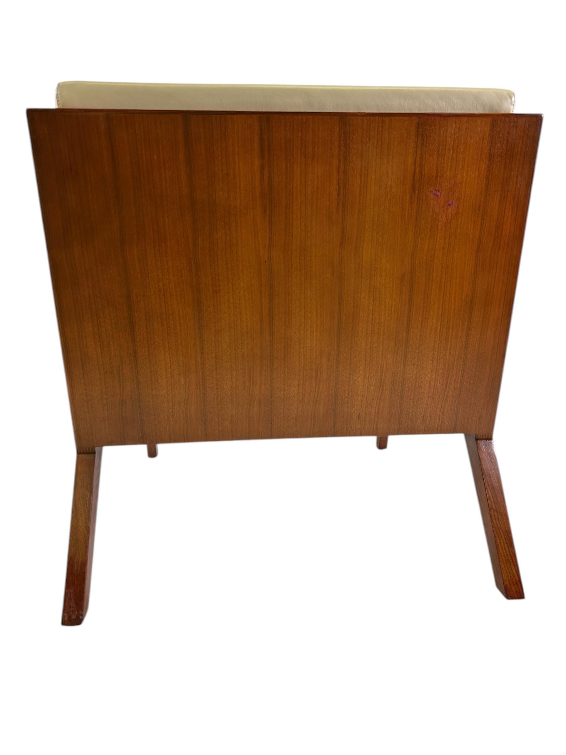 Paar Bernhardt-Loungesessel aus massivem Nussbaumholz in Original cremefarbenem, feinem Leder im Angebot 2