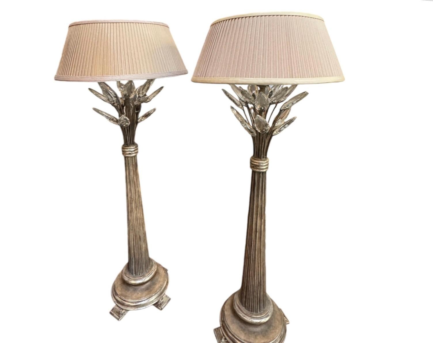 Regency Bernadette Livingston, lampes de bureau de style Régence en or blanc et cristal en vente