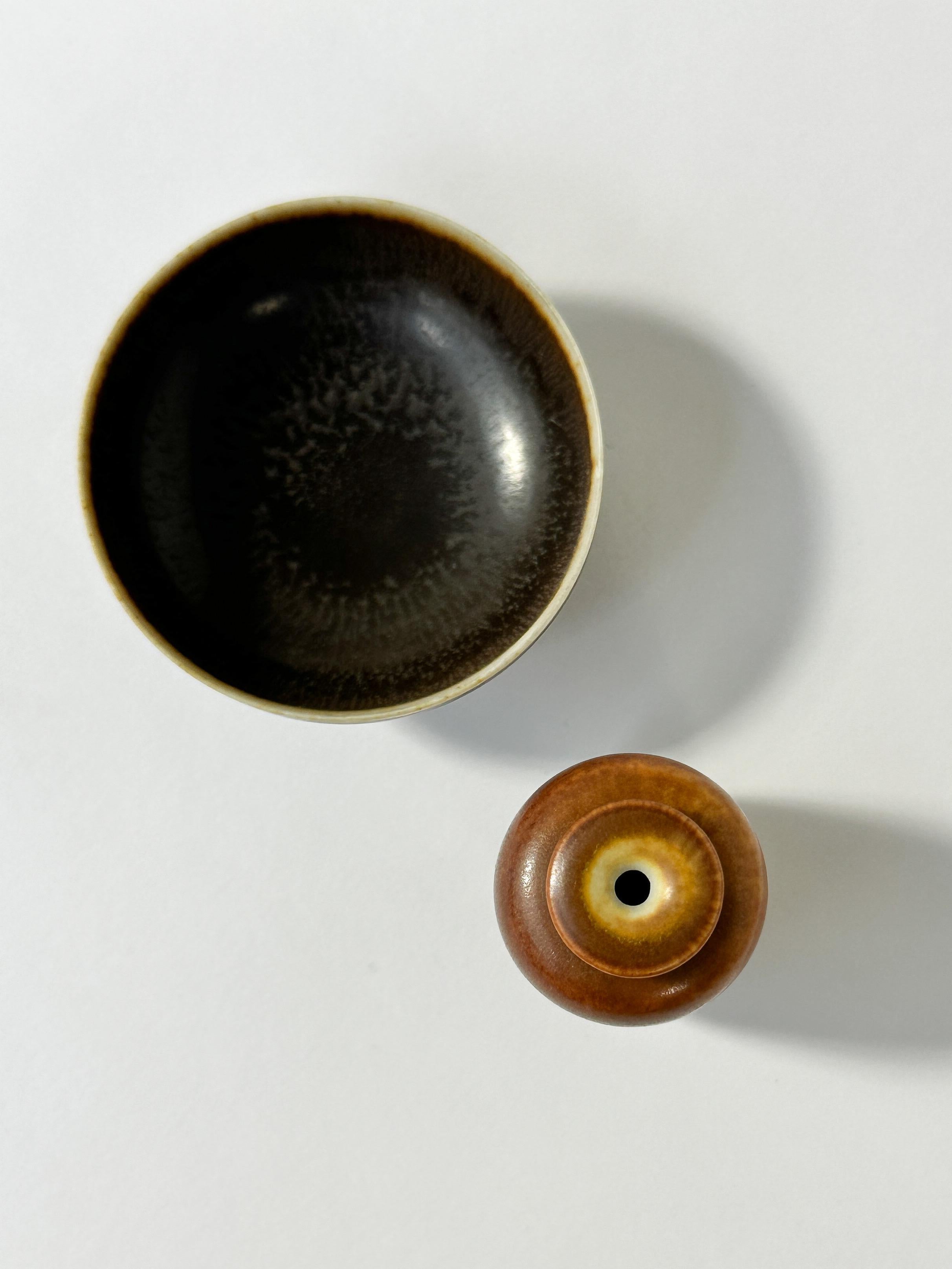 Coppia di ceramiche in miniatura in gres di Berndt Friberg, smaltate con pelliccia di lepre, Gustavsberg In condizioni buone in vendita a Basel, BS