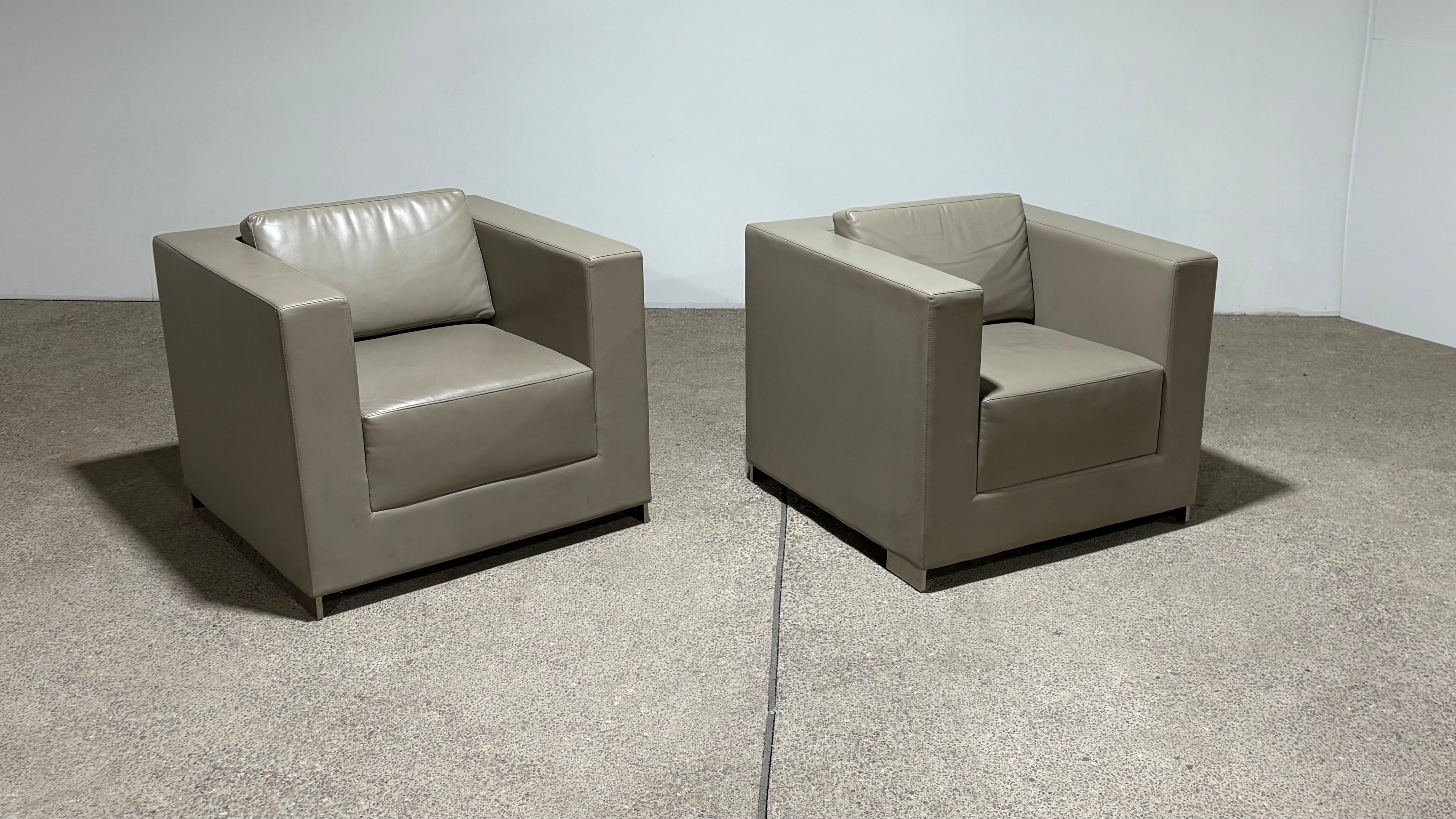 Pair of Art Deco Leather Club Chairs by Bernhardt For Sale 2