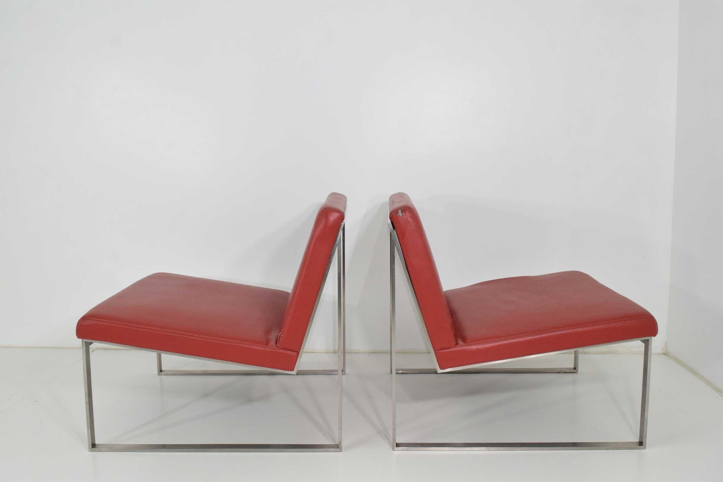 Pair of Bernhardt Red Vinyl Lounge Chairs In Good Condition In Dallas, TX