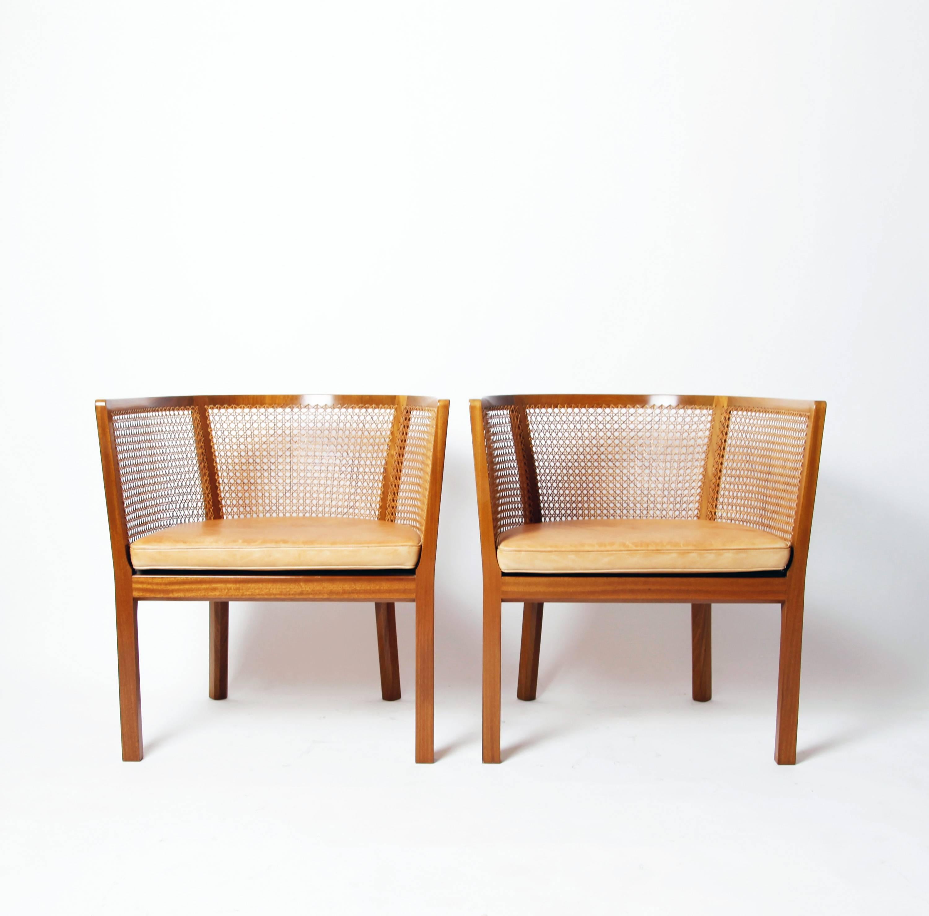 Pair of Bernt 304 Armchairs In Excellent Condition In New York, NY
