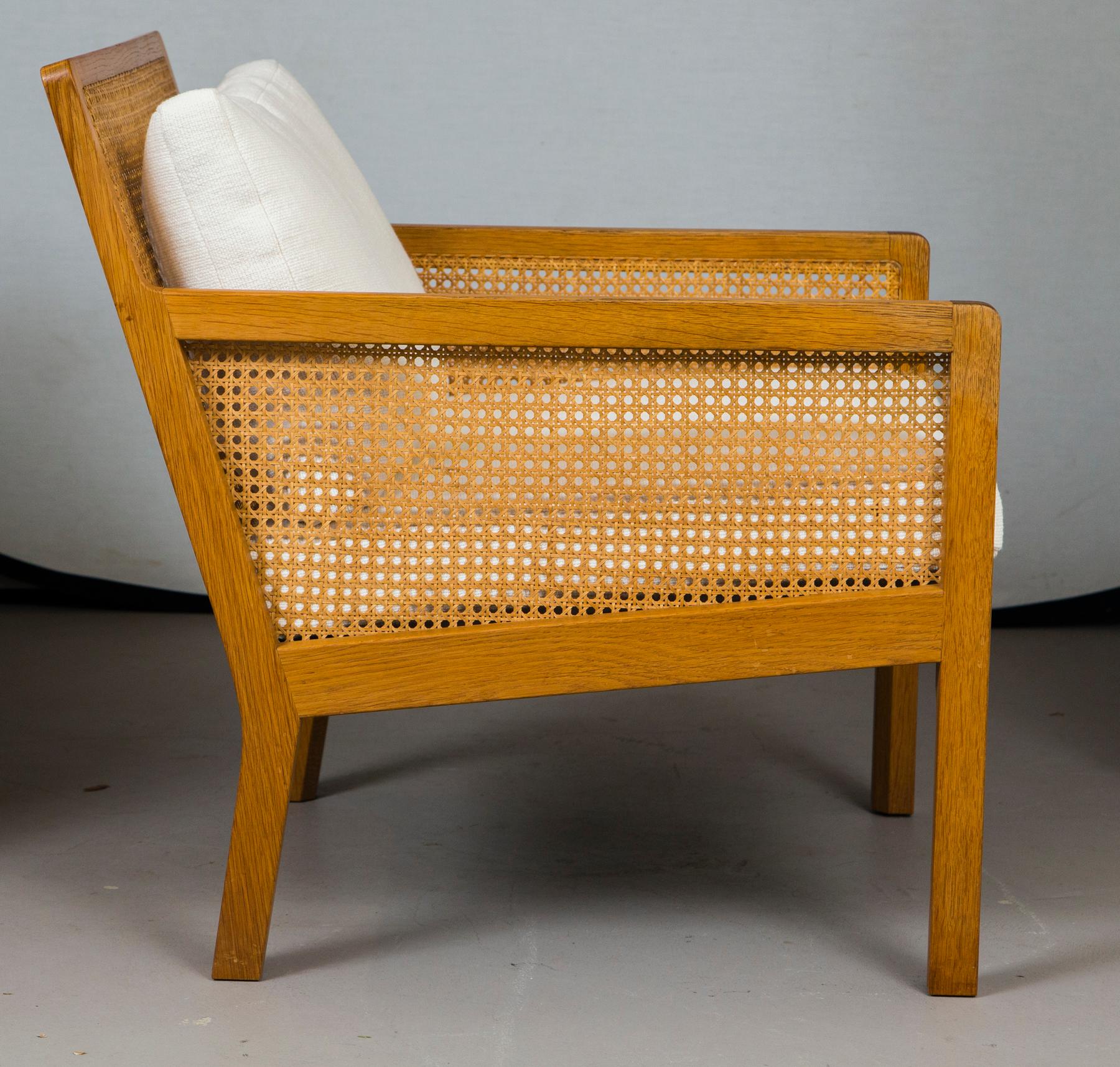 Mid-Century Modern Pair of Bernt Petersen Caned Lounge Chairs Reupholstered in White Maharam Linen
