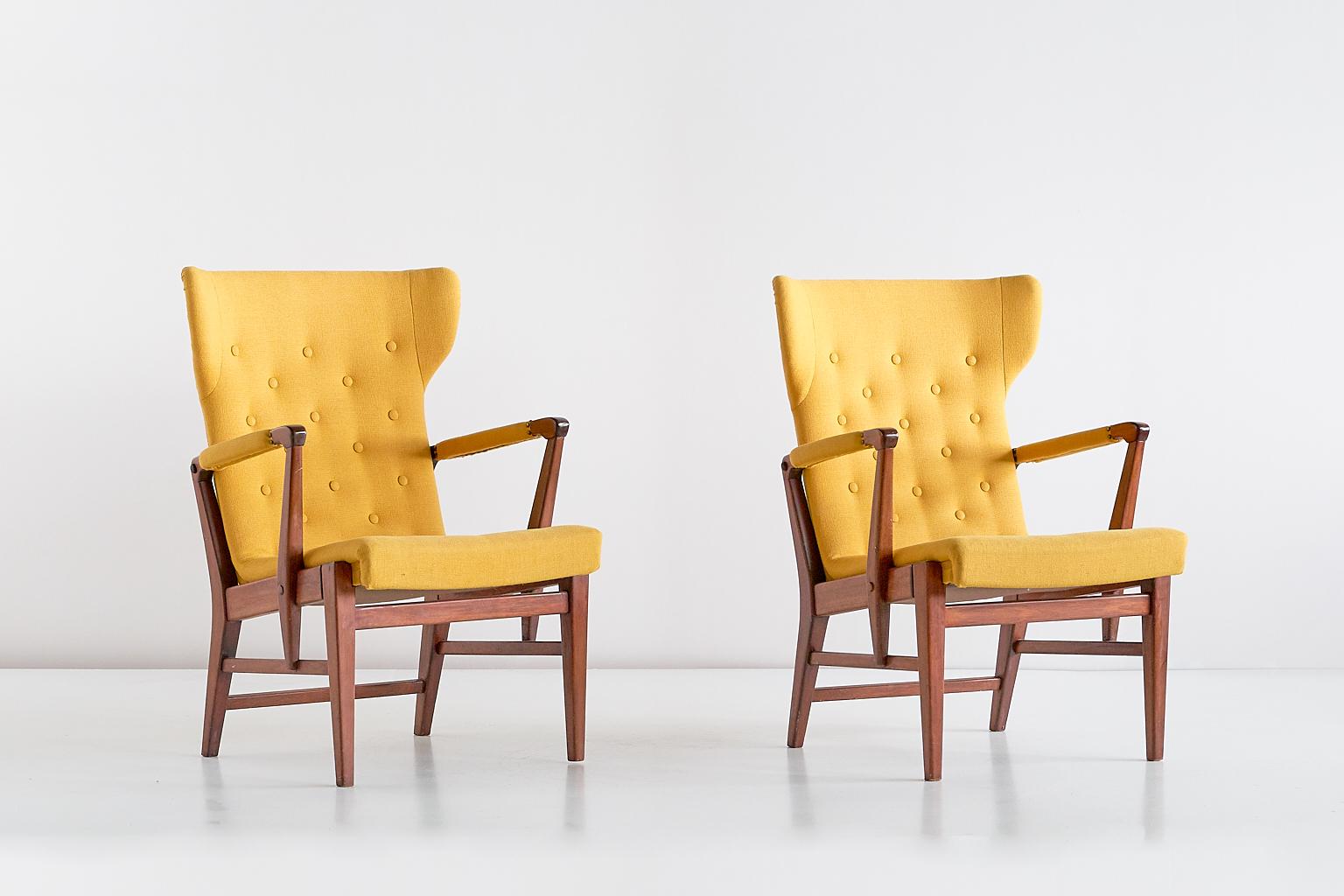 Pair of Bertil Söderberg Armchairs in Mahogany for Nordiska Kompaniet, 1940s For Sale 8