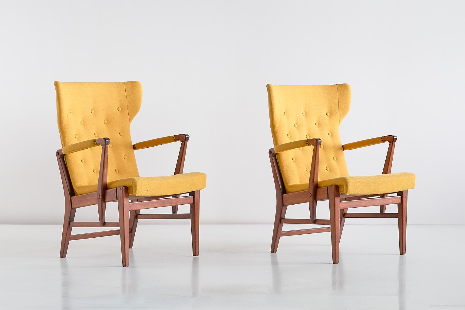 Pareja de sillones Bertil Söderberg de caoba para Nordiska Kompaniet, década de 1940 Escandinavo moderno en venta