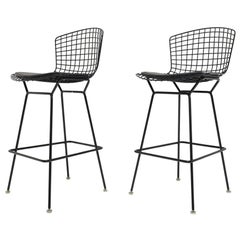 Paire de tabourets de bar Bertoia noirs avec assise en cuir Volo