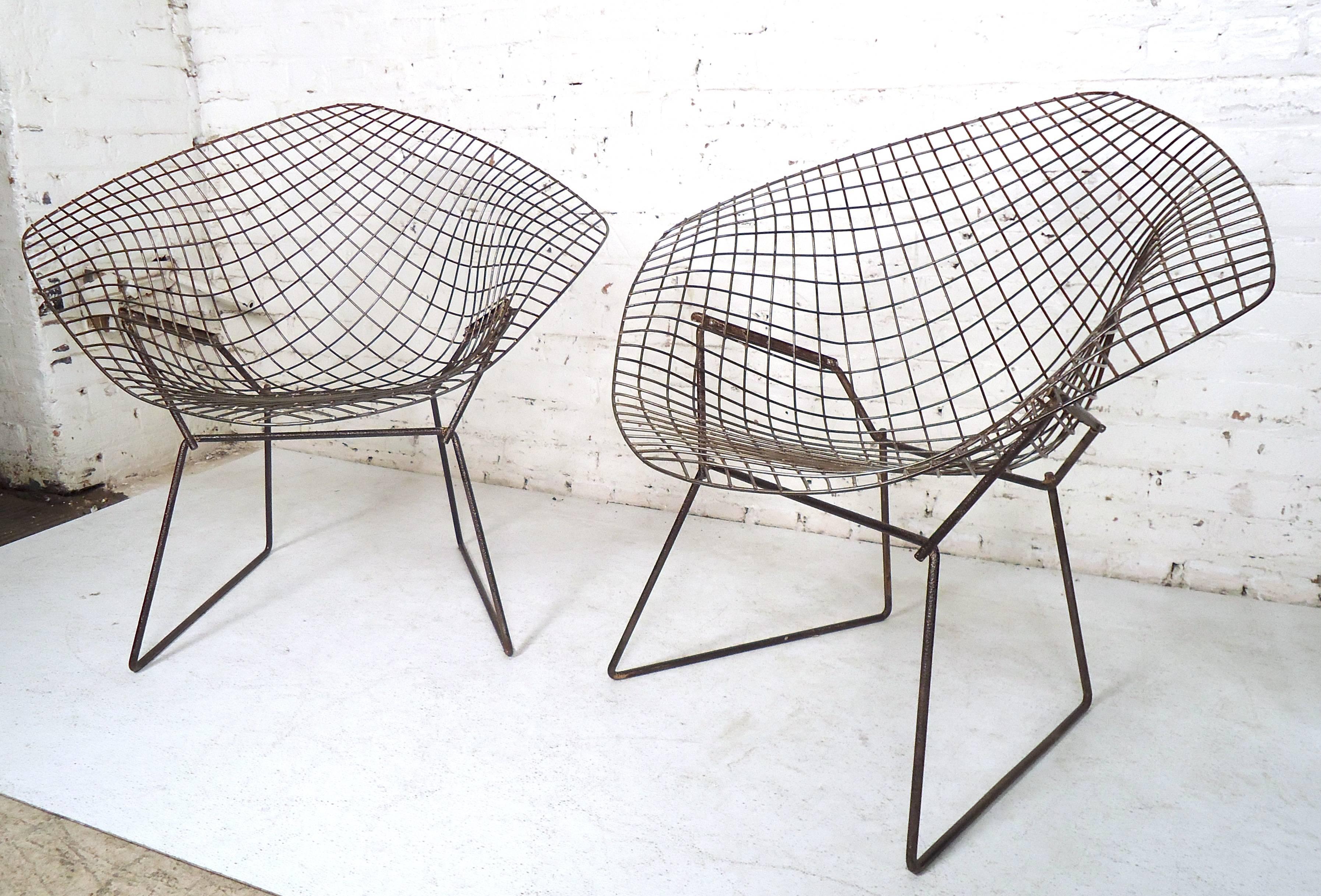 Paar Bertoia-Diamant-Stühle im Zustand „Gut“ in Brooklyn, NY