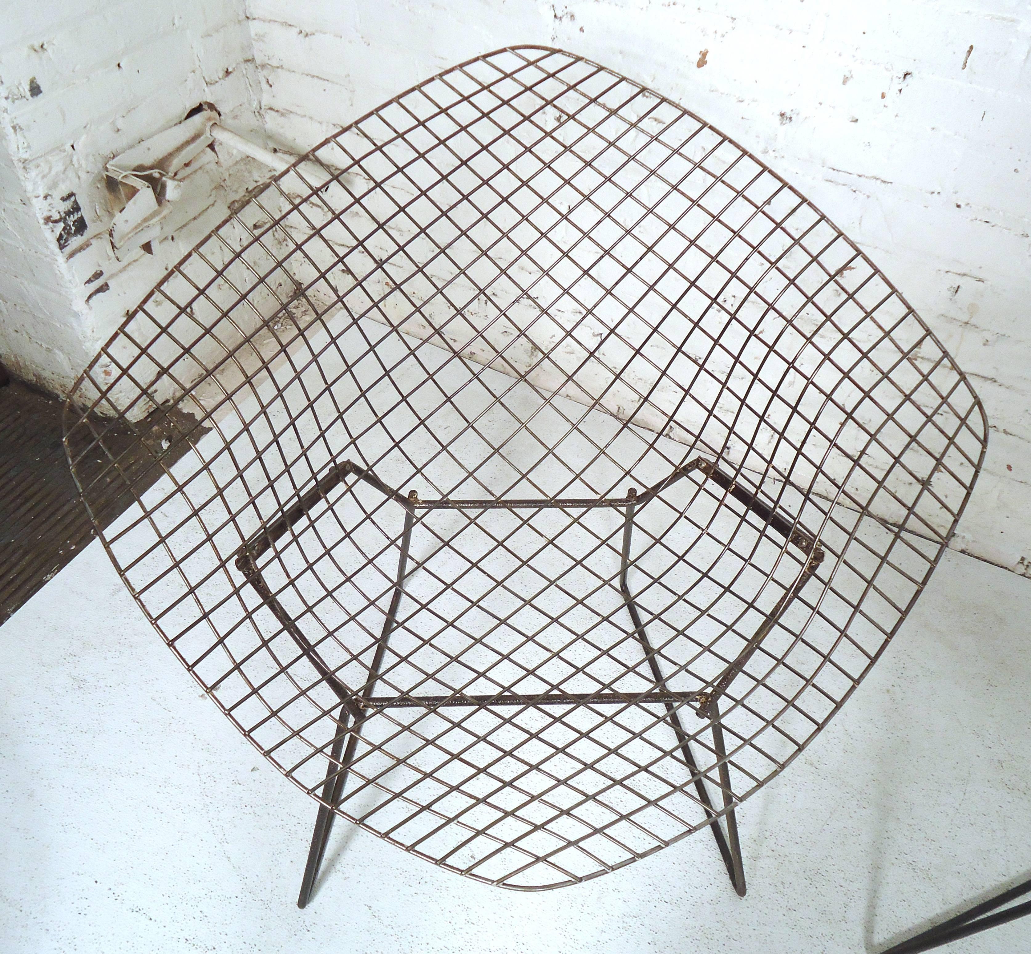 Pair of Bertoia Diamond Chairs 1