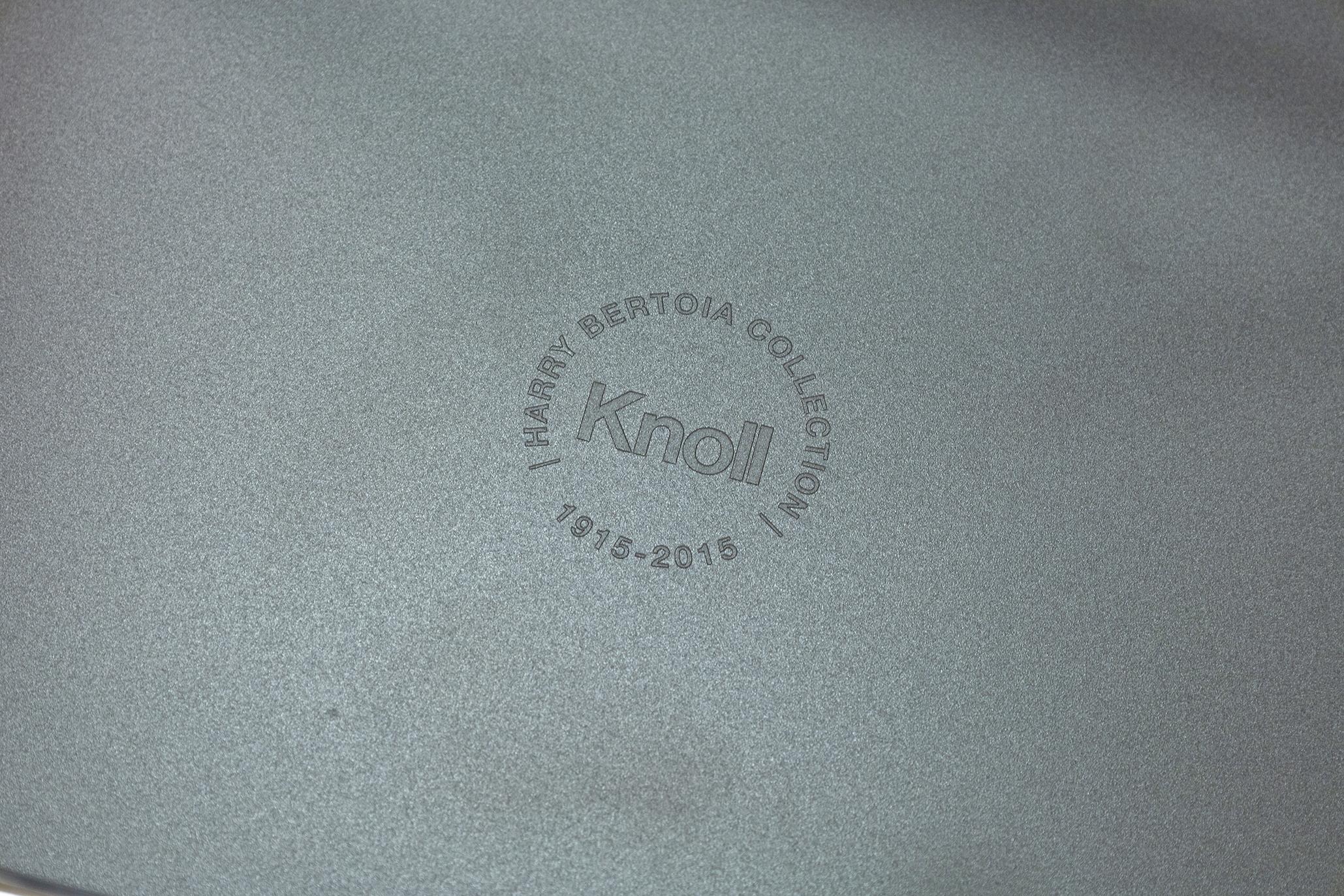 Paire de tabourets de comptoir Bertoia pour Knoll Contemporayr Modern Grey Molded Shell en vente 1